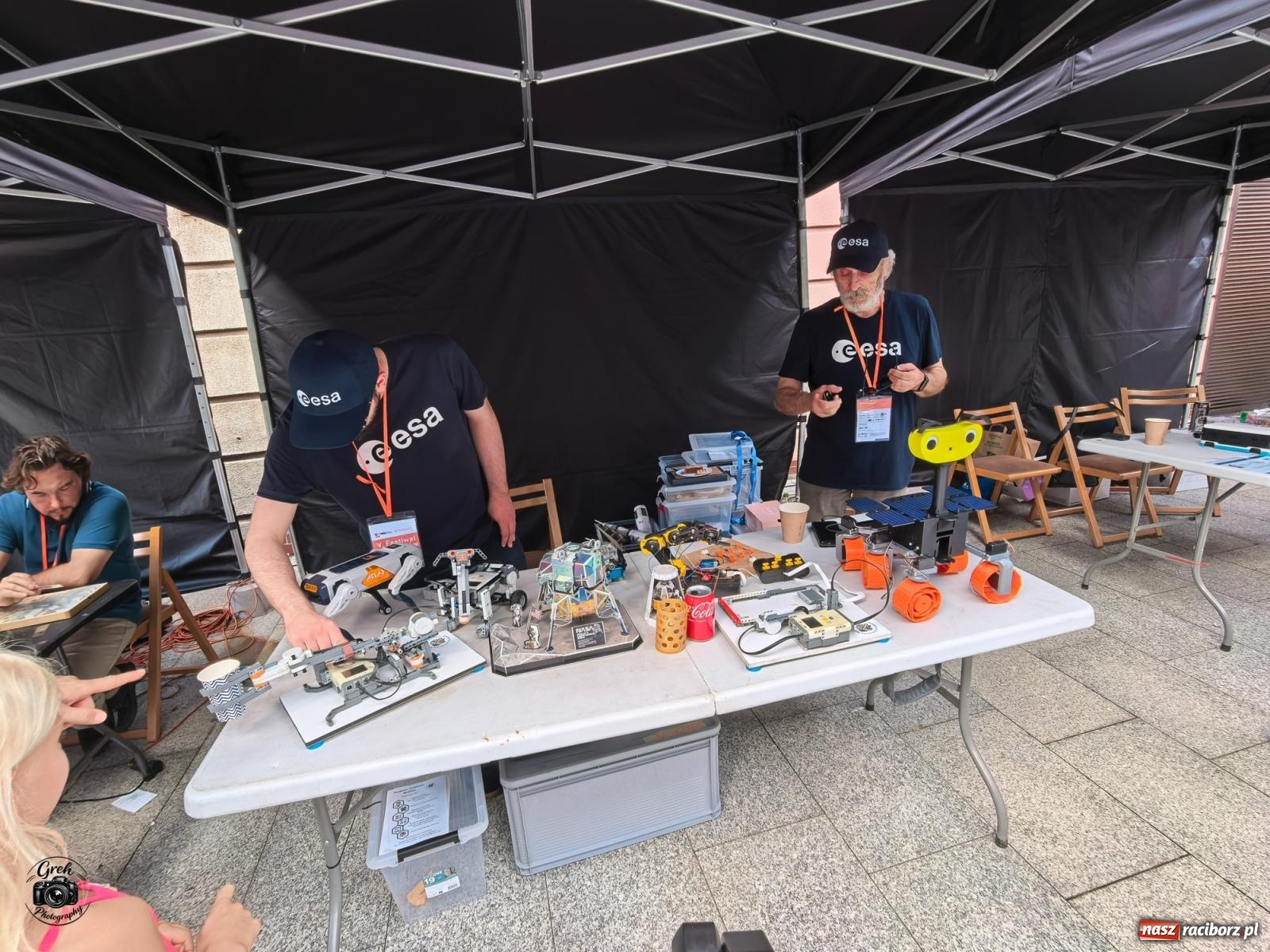 Zdjęcie w galerii na portalu naszraciborz.pl: Racibórz zamienił się w wielkie laboratorium. V Festiwal Odkrywców przyciągnął całe rodziny [FOTO i WIDEO] wiadomości z regionu