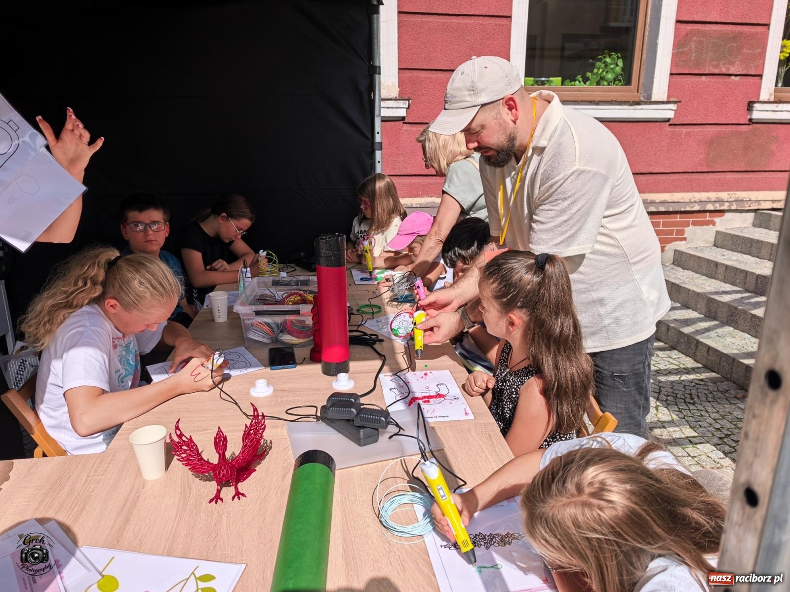 Zdjęcie w galerii na portalu naszraciborz.pl: Racibórz zamienił się w wielkie laboratorium. V Festiwal Odkrywców przyciągnął całe rodziny [FOTO i WIDEO] wiadomości z regionu