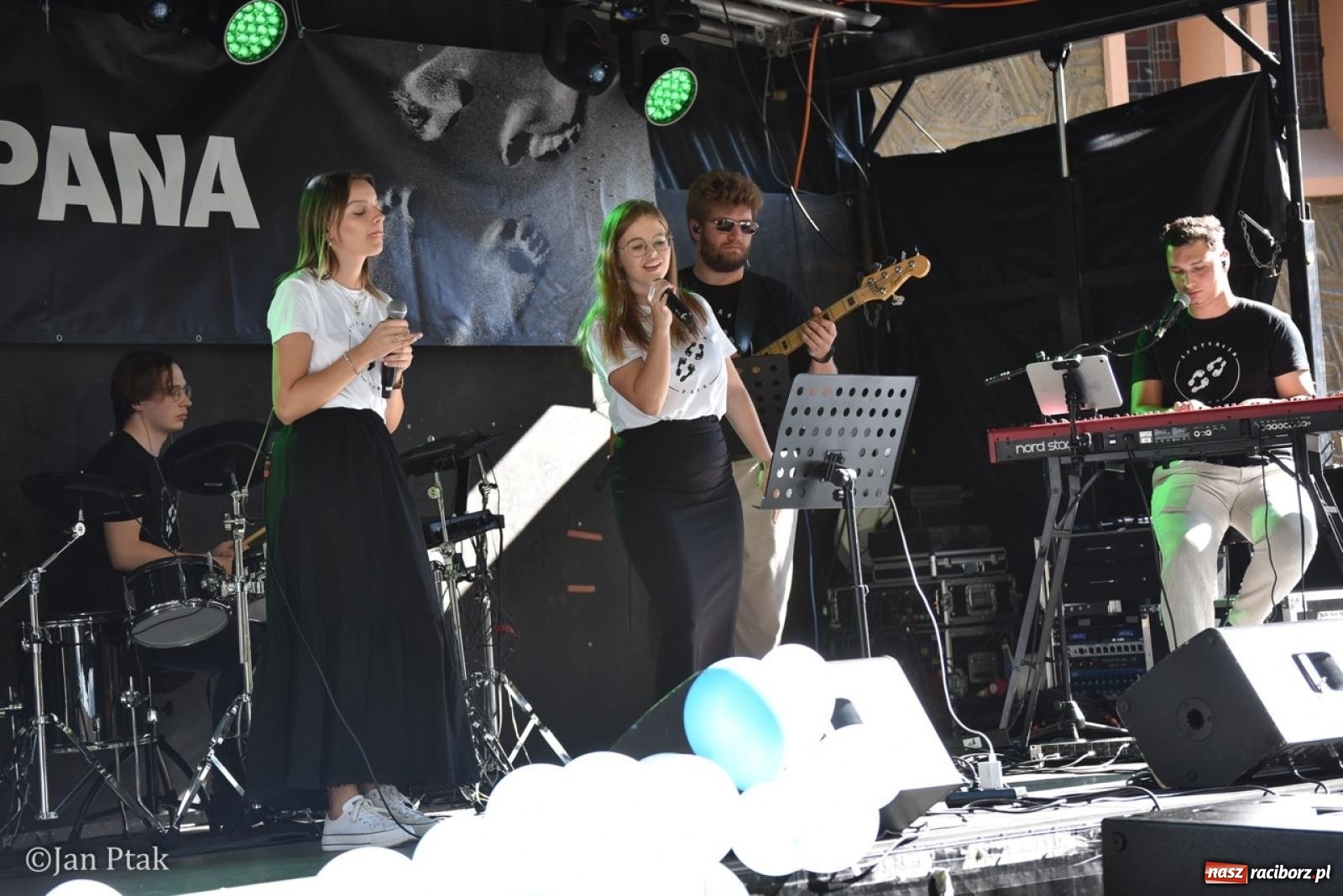 Zdjęcie w galerii na portalu naszraciborz.pl: Trwa XXXV Festiwal Spotkałem Pana w Raciborzu wiadomości z regionu