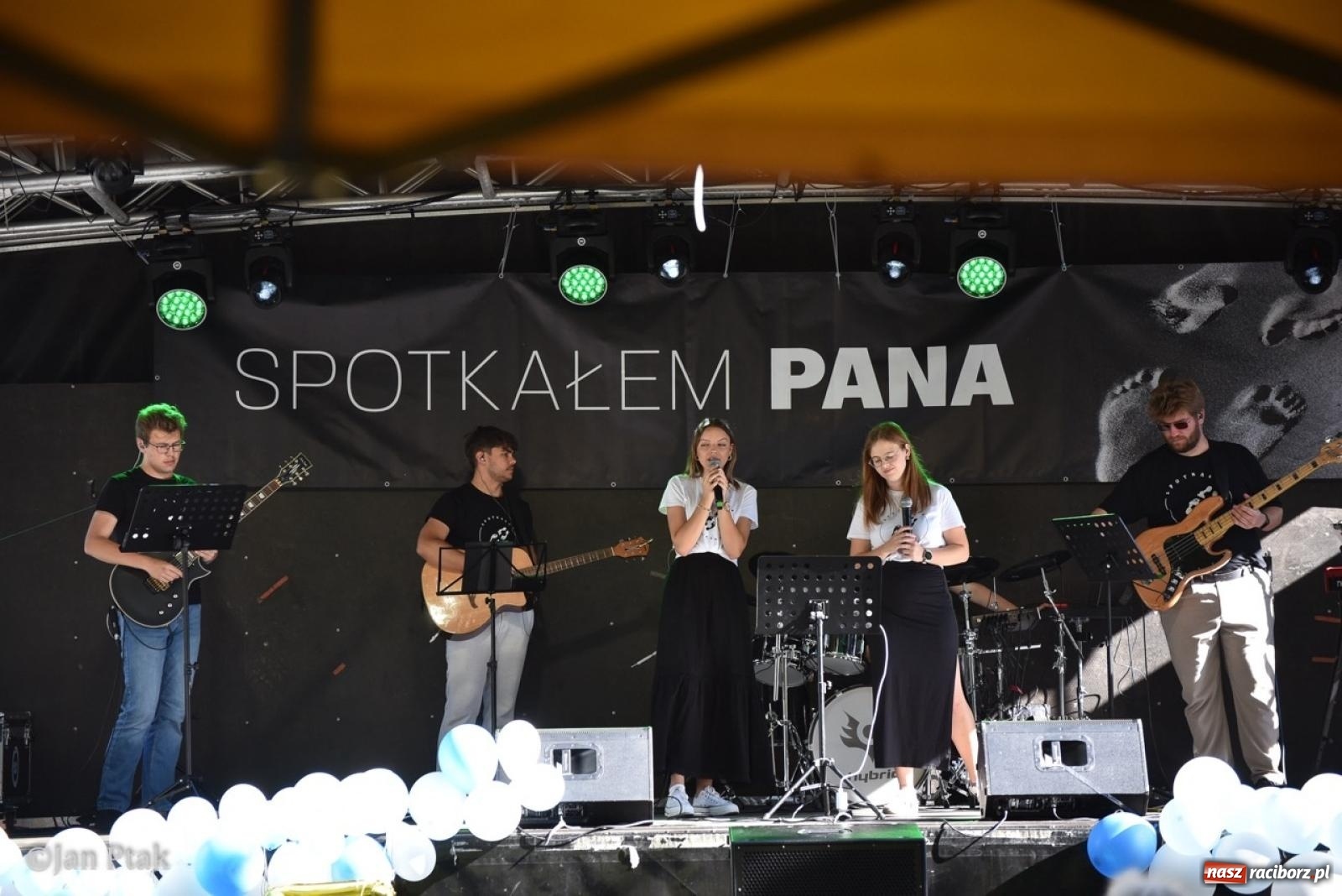 Zdjęcie w galerii na portalu naszraciborz.pl: Trwa XXXV Festiwal Spotkałem Pana w Raciborzu wiadomości z regionu