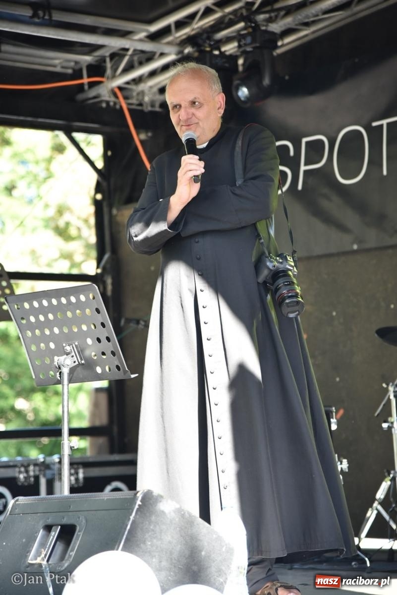 Zdjęcie w galerii na portalu naszraciborz.pl: Trwa XXXV Festiwal Spotkałem Pana w Raciborzu wiadomości z regionu