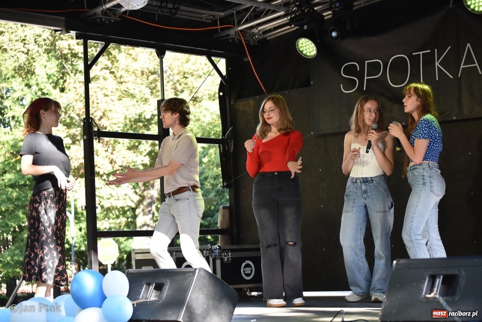 Zdjęcie w galerii na portalu naszraciborz.pl: Trwa XXXV Festiwal Spotkałem Pana w Raciborzu wiadomości z regionu