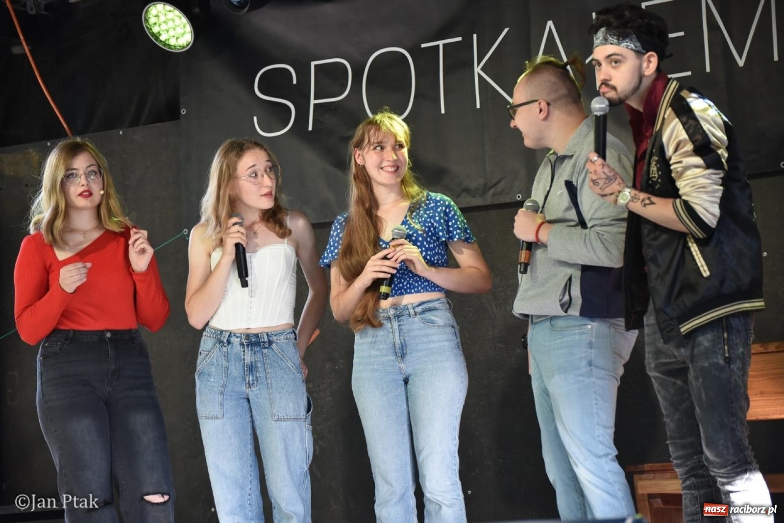 Zdjęcie w galerii na portalu naszraciborz.pl: Trwa XXXV Festiwal Spotkałem Pana w Raciborzu wiadomości z regionu