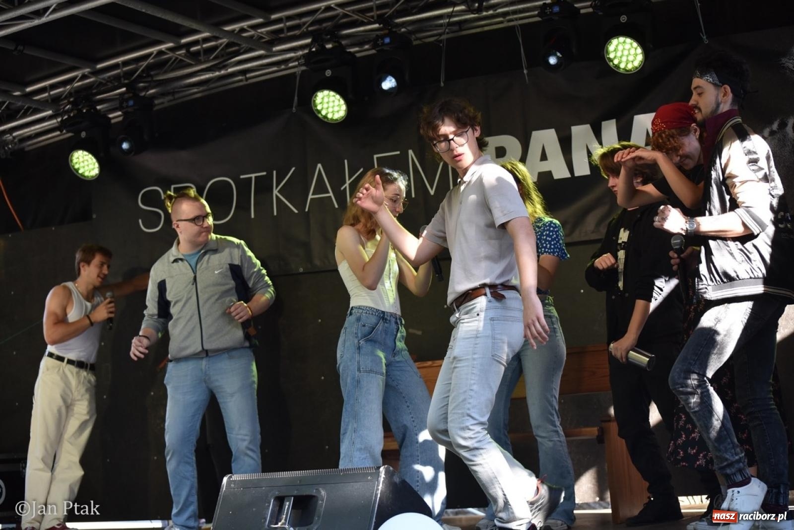 Zdjęcie w galerii na portalu naszraciborz.pl: Trwa XXXV Festiwal Spotkałem Pana w Raciborzu wiadomości z regionu