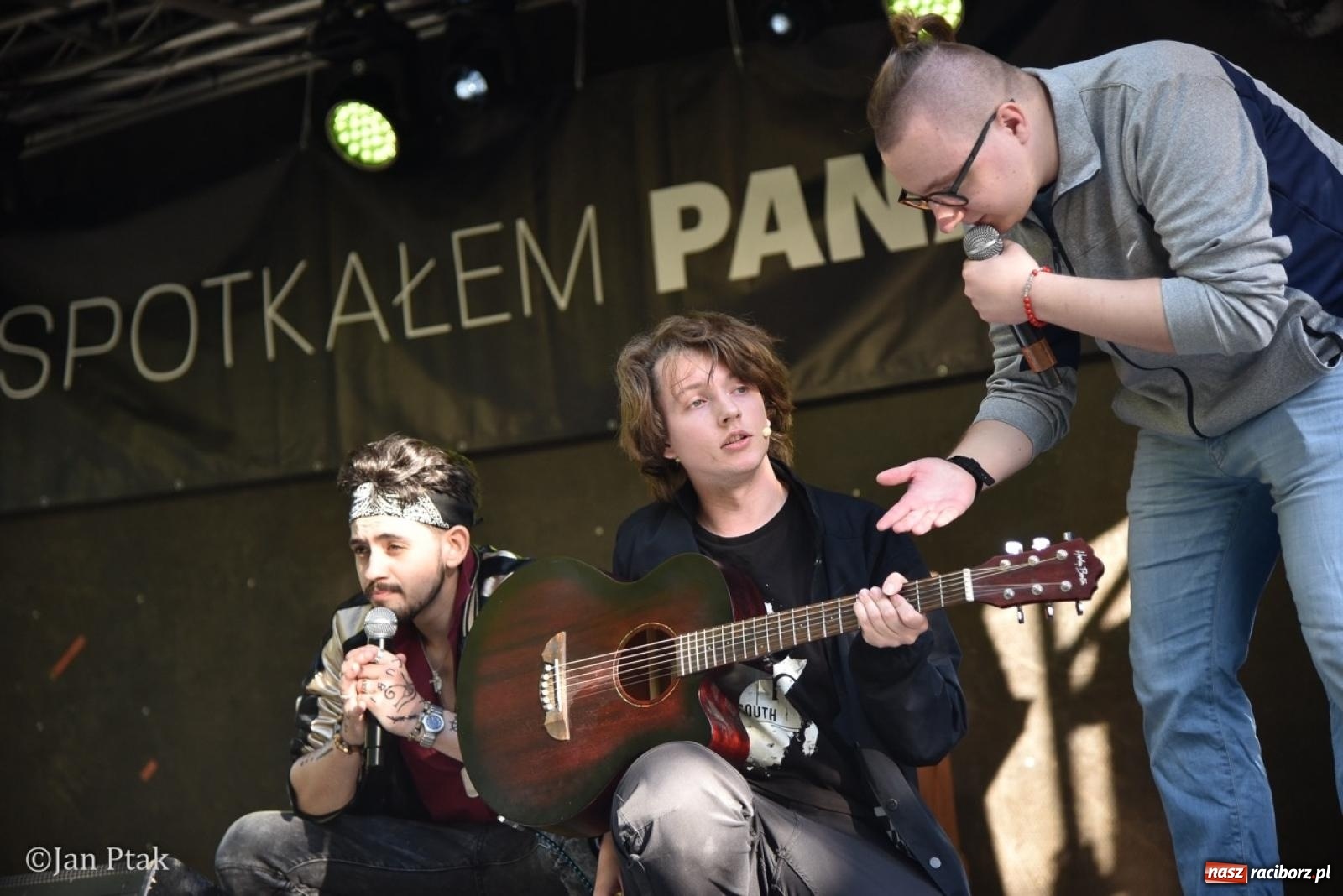 Zdjęcie w galerii na portalu naszraciborz.pl: Trwa XXXV Festiwal Spotkałem Pana w Raciborzu wiadomości z regionu