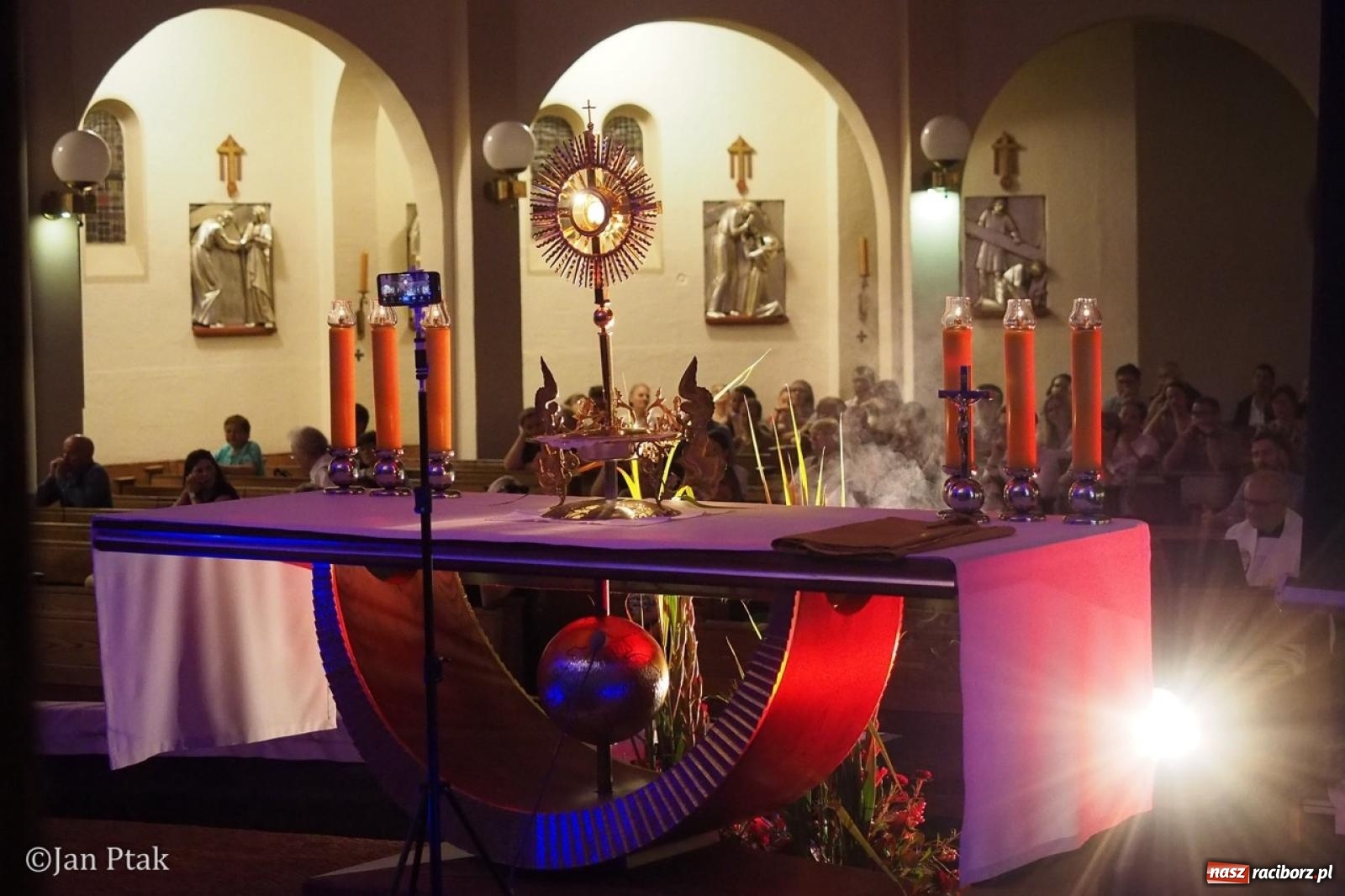Zdjęcie w galerii na portalu naszraciborz.pl: Trwa XXXV Festiwal Spotkałem Pana w Raciborzu wiadomości z regionu