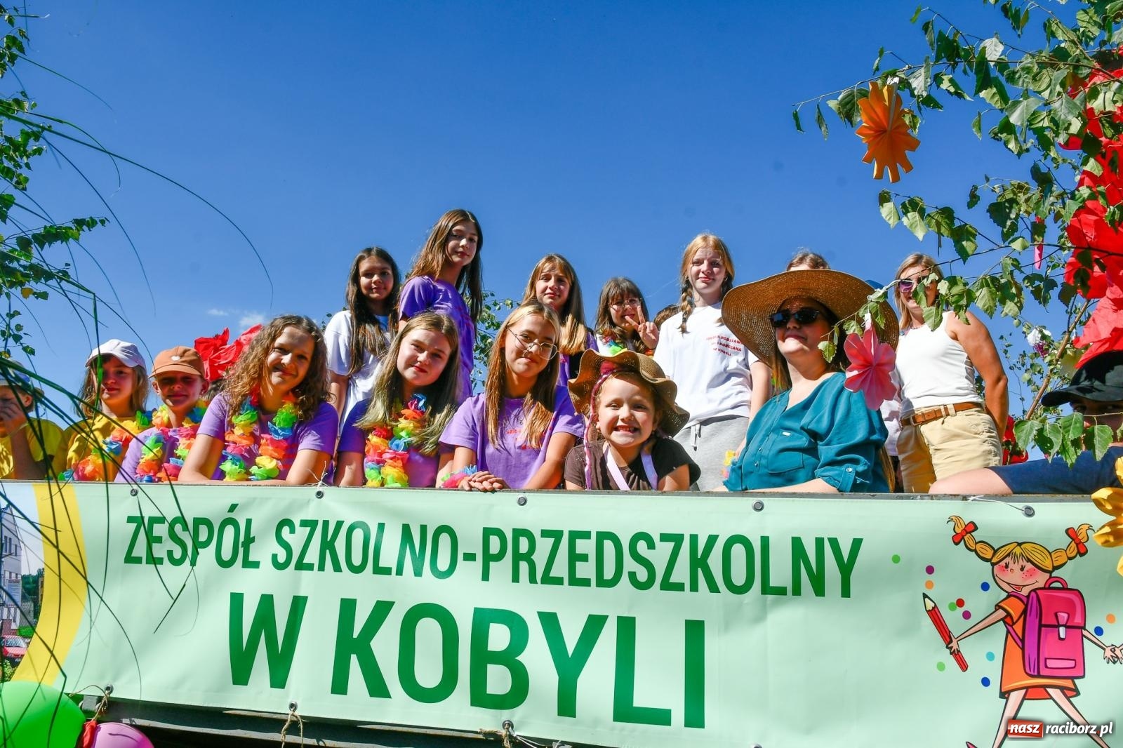 Zdjęcie w galerii na portalu naszraciborz.pl: Dożynkowy korowód ruszył z Pogrzebienia. Święto plonów trwa w Kornowacu [FOTO i WIDEO] wiadomości z regionu