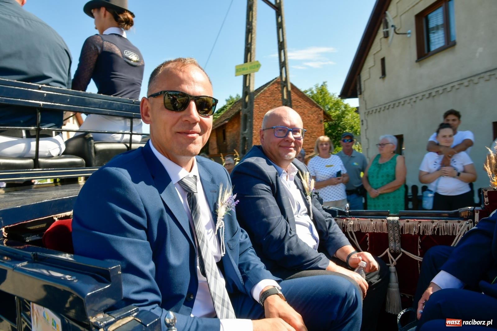 Zdjęcie w galerii na portalu naszraciborz.pl: Dożynkowy korowód ruszył z Pogrzebienia. Święto plonów trwa w Kornowacu [FOTO i WIDEO] wiadomości z regionu