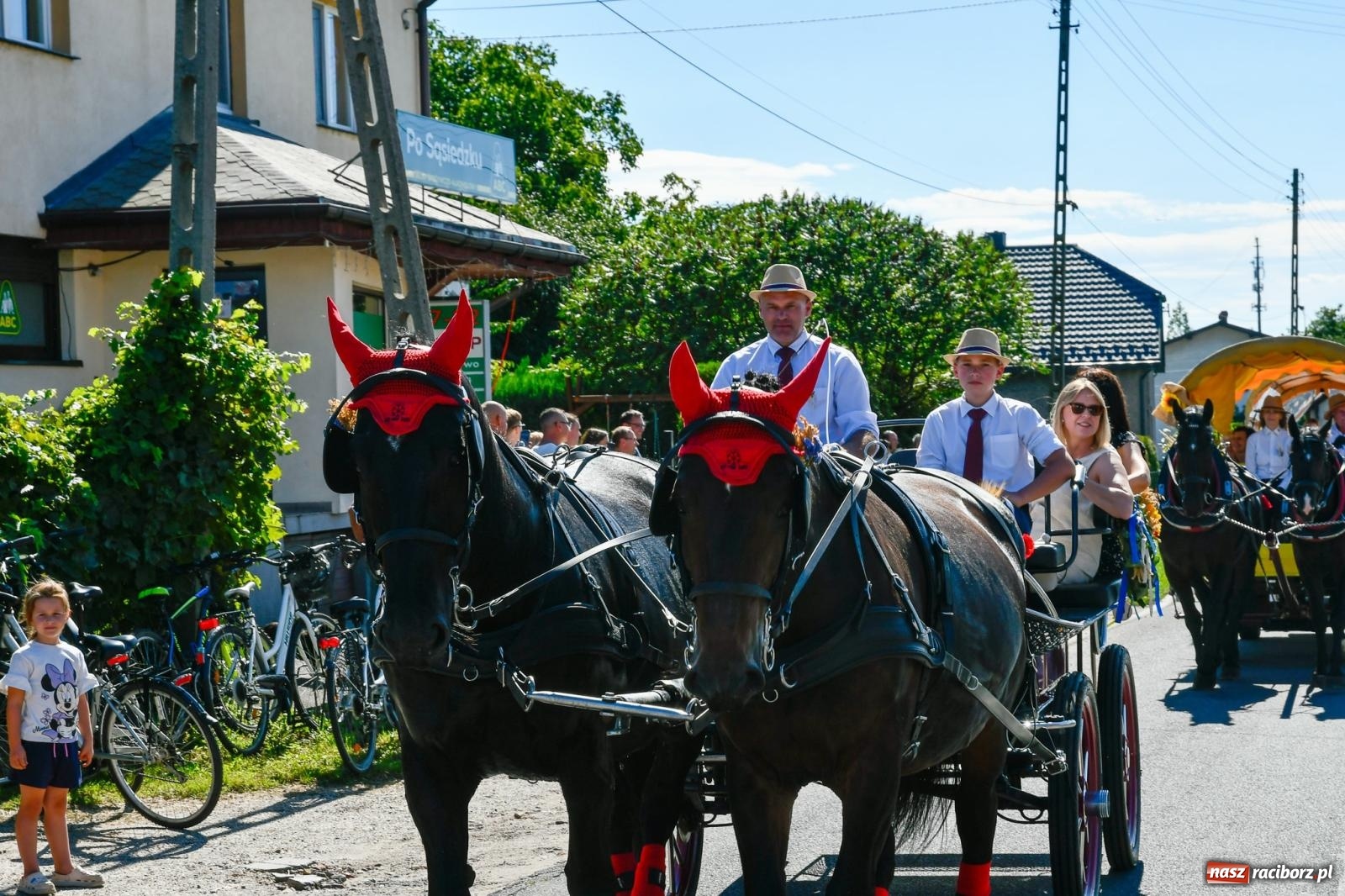 Zdjęcie w galerii na portalu naszraciborz.pl: Dożynkowy korowód ruszył z Pogrzebienia. Święto plonów trwa w Kornowacu [FOTO i WIDEO] wiadomości z regionu