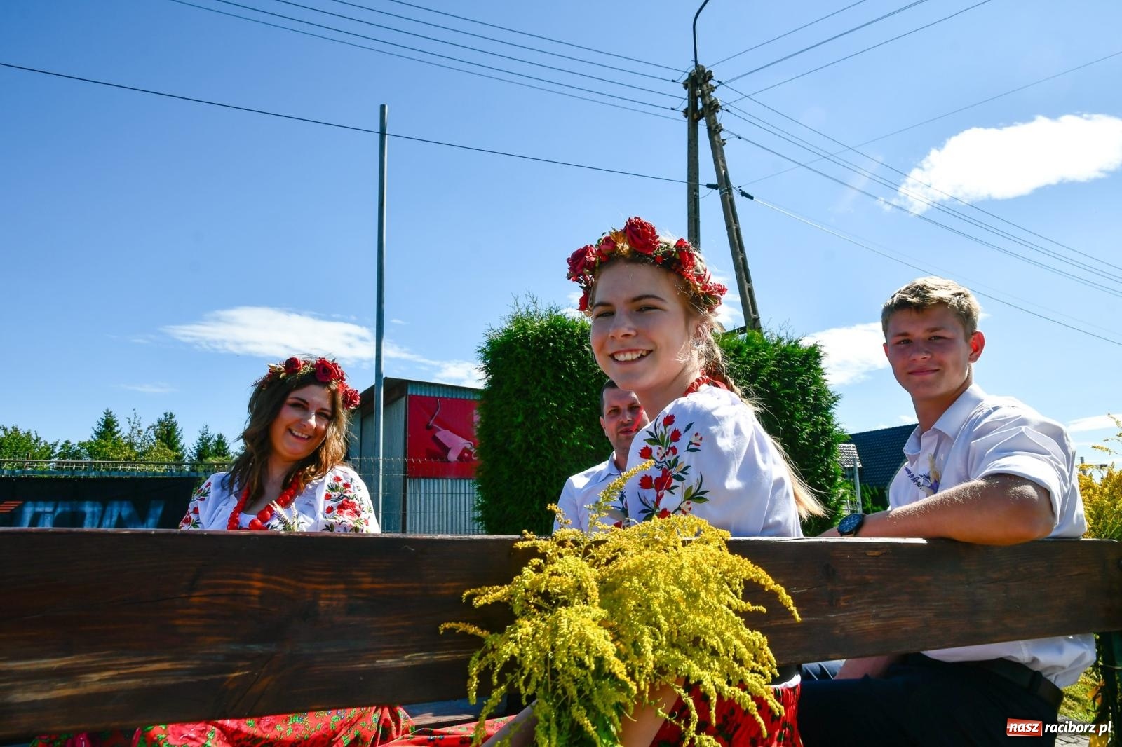 Zdjęcie w galerii na portalu naszraciborz.pl: Dożynkowy korowód ruszył z Pogrzebienia. Święto plonów trwa w Kornowacu [FOTO i WIDEO] wiadomości z regionu