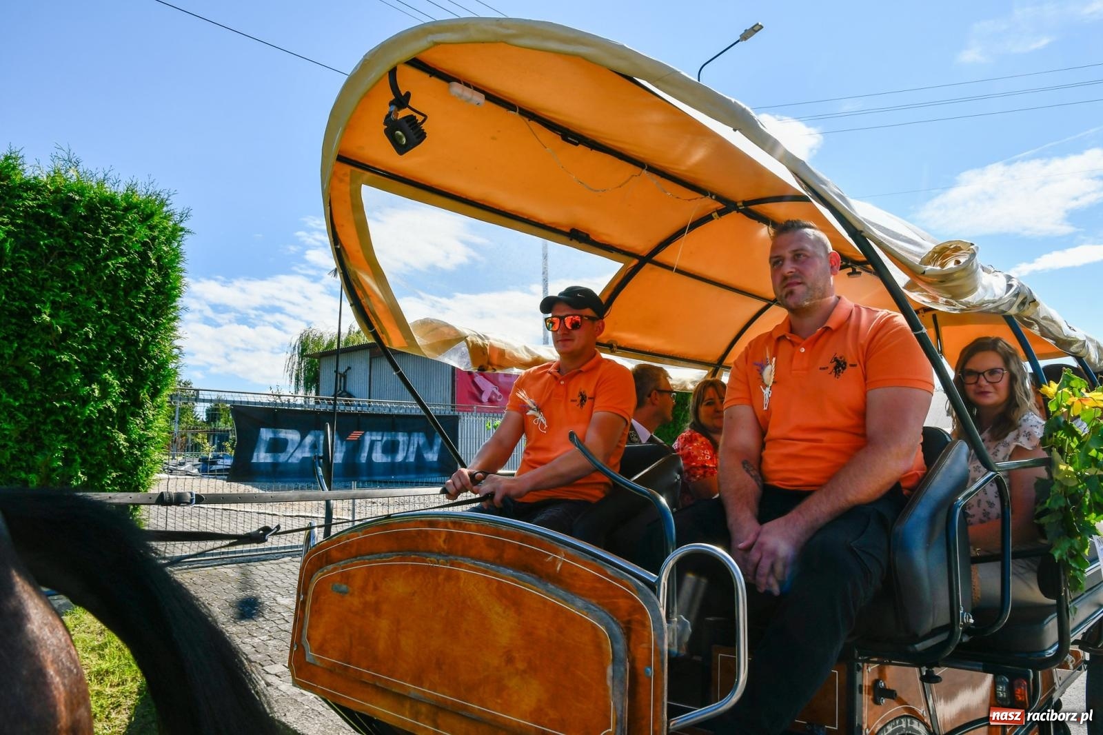 Zdjęcie w galerii na portalu naszraciborz.pl: Dożynkowy korowód ruszył z Pogrzebienia. Święto plonów trwa w Kornowacu [FOTO i WIDEO] wiadomości z regionu