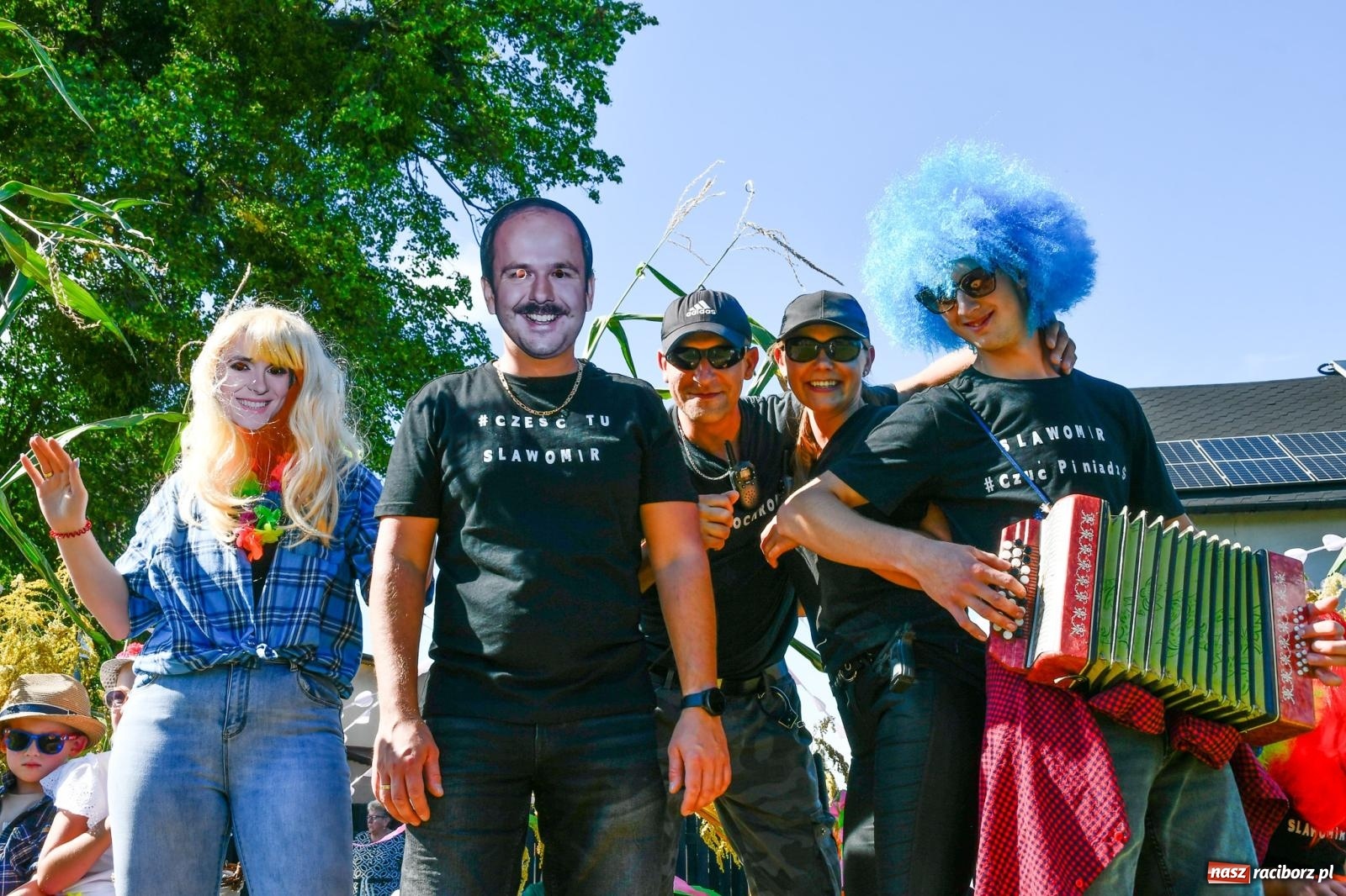 Zdjęcie w galerii na portalu naszraciborz.pl: Dożynkowy korowód ruszył z Pogrzebienia. Święto plonów trwa w Kornowacu [FOTO i WIDEO] wiadomości z regionu