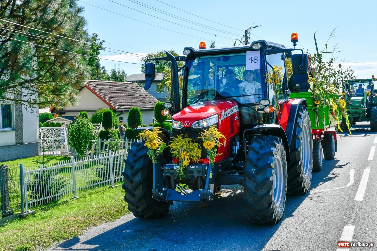 Zdjęcie w galerii na portalu naszraciborz.pl: Dożynkowy korowód ruszył z Pogrzebienia. Święto plonów trwa w Kornowacu [FOTO i WIDEO] wiadomości z regionu