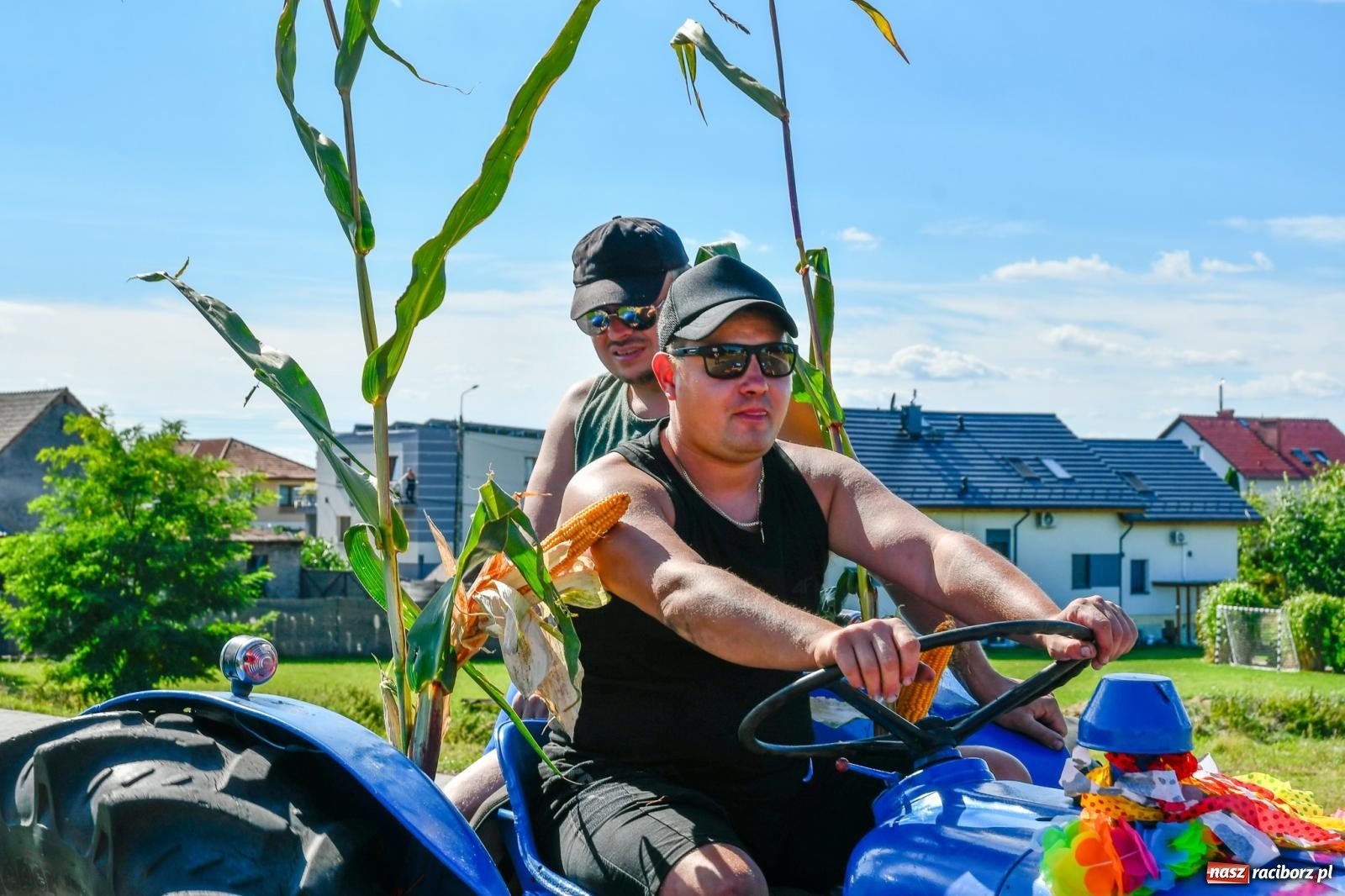 Zdjęcie w galerii na portalu naszraciborz.pl: Dożynkowy korowód ruszył z Pogrzebienia. Święto plonów trwa w Kornowacu [FOTO i WIDEO] wiadomości z regionu