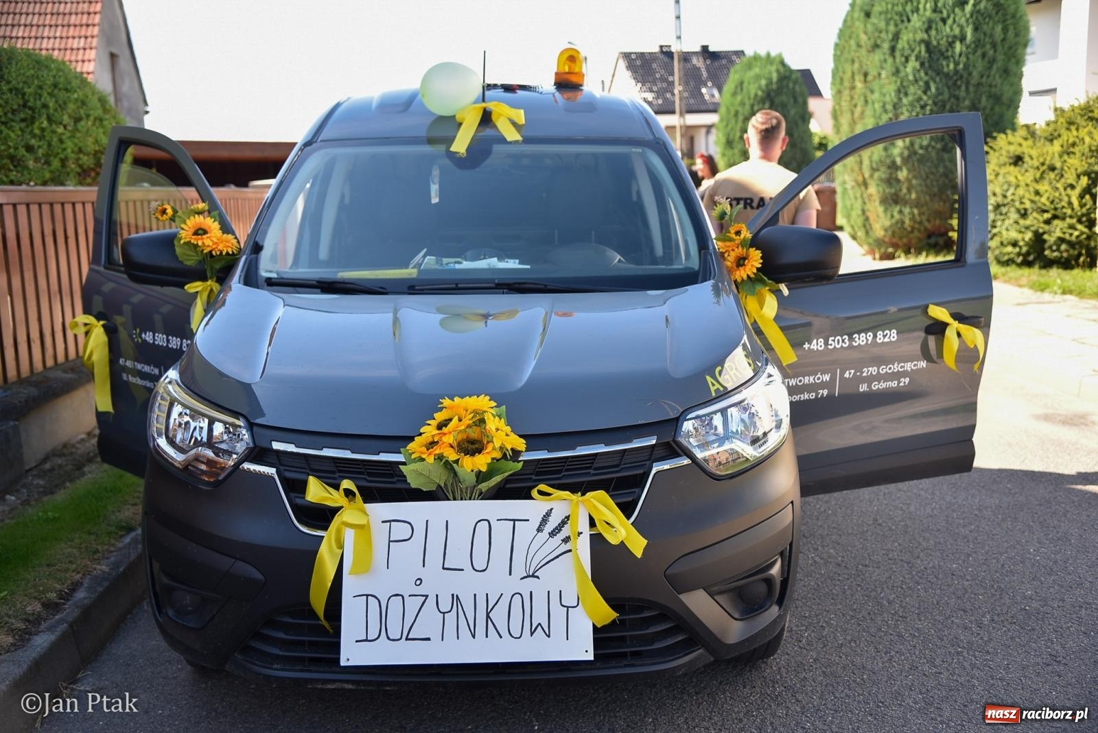 Zdjęcie w galerii na portalu naszraciborz.pl: Korowód dożynkowy przejechał przez Sudół. Rolnicza dzielnica Raciborza dziękuje za plony [FOTO i WIDEO] wiadomości z regionu