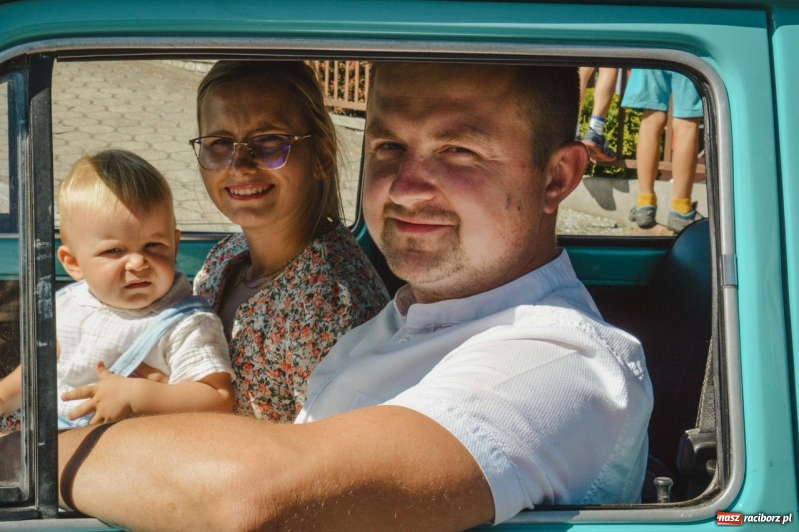 Zdjęcie w galerii na portalu naszraciborz.pl: Korowód przejechał przez Bolesław. Dożynkowe świętowanie trwa [FOTO i WIDEO] wiadomości z regionu