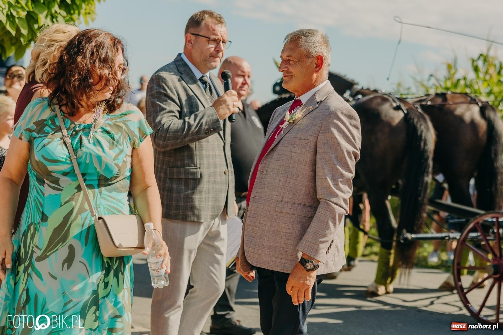Zdjęcie w galerii na portalu naszraciborz.pl: Dożynki w Kornowacu na bis. Chleb, korowód i podziękowanie za tegoroczne plony wiadomości z regionu