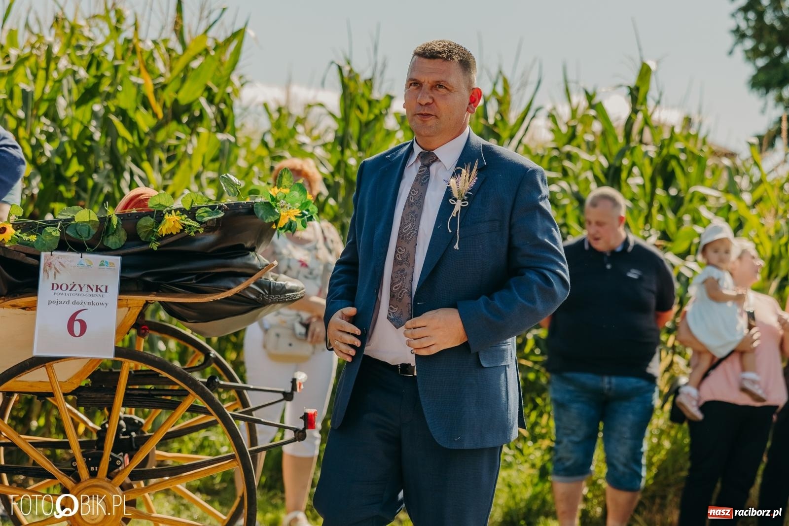 Zdjęcie w galerii na portalu naszraciborz.pl: Dożynki w Kornowacu na bis. Chleb, korowód i podziękowanie za tegoroczne plony wiadomości z regionu