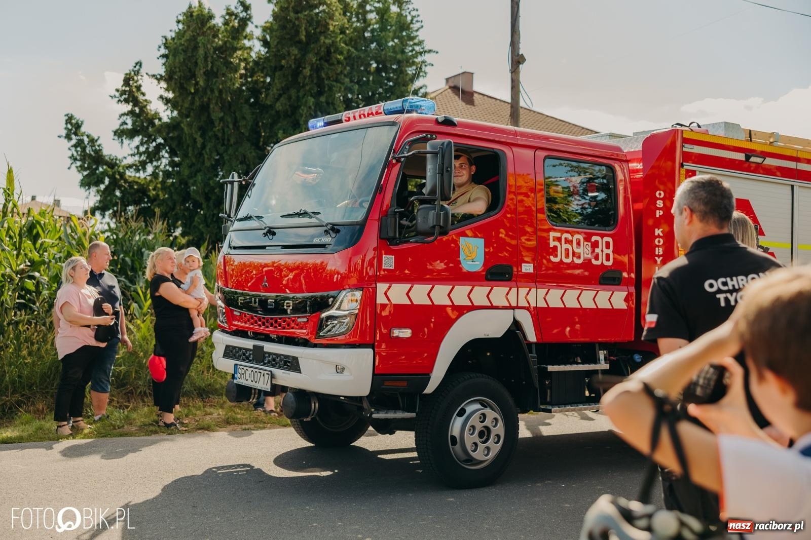Zdjęcie w galerii na portalu naszraciborz.pl: Dożynki w Kornowacu na bis. Chleb, korowód i podziękowanie za tegoroczne plony wiadomości z regionu
