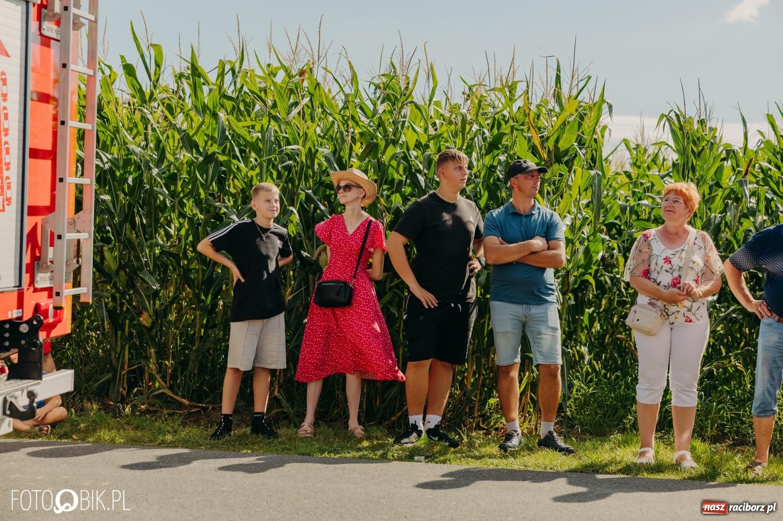 Zdjęcie w galerii na portalu naszraciborz.pl: Dożynki w Kornowacu na bis. Chleb, korowód i podziękowanie za tegoroczne plony wiadomości z regionu