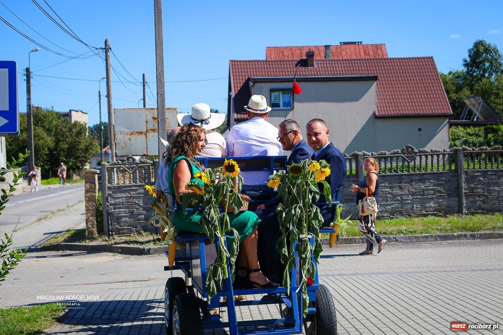 Zdjęcie w galerii na portalu naszraciborz.pl: Dożynki w Rudniku. Korowód i wspólna zabawa zwieńczyły święto plonów [FOTO i WIDEO] wiadomości z regionu