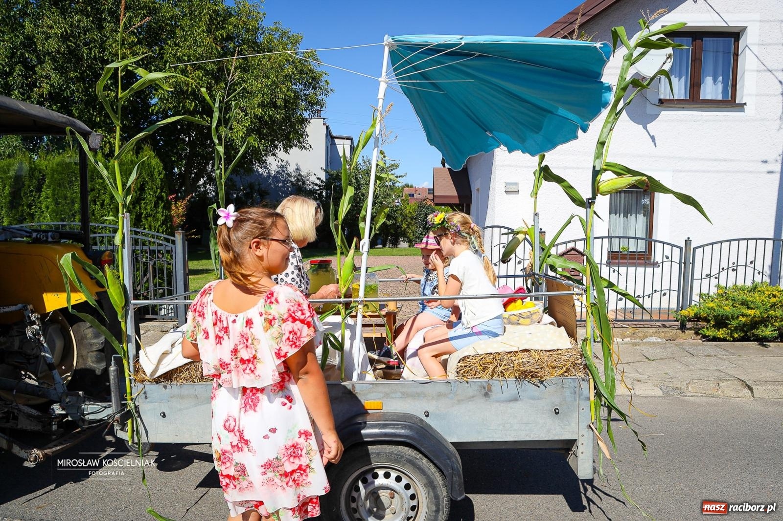 Zdjęcie w galerii na portalu naszraciborz.pl: Dożynki w Rudniku. Korowód i wspólna zabawa zwieńczyły święto plonów [FOTO i WIDEO] wiadomości z regionu