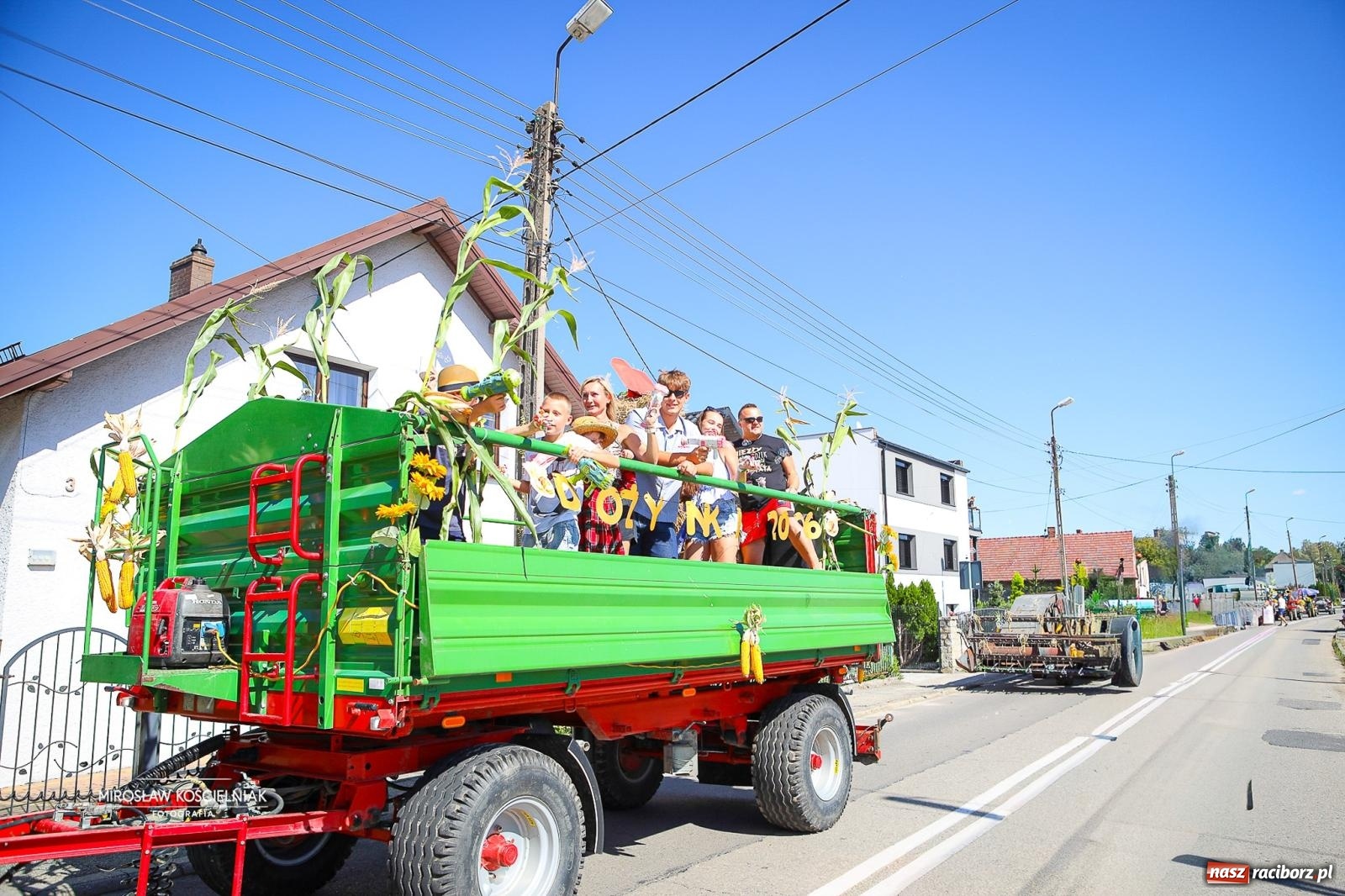 Zdjęcie w galerii na portalu naszraciborz.pl: Dożynki w Rudniku. Korowód i wspólna zabawa zwieńczyły święto plonów [FOTO i WIDEO] wiadomości z regionu