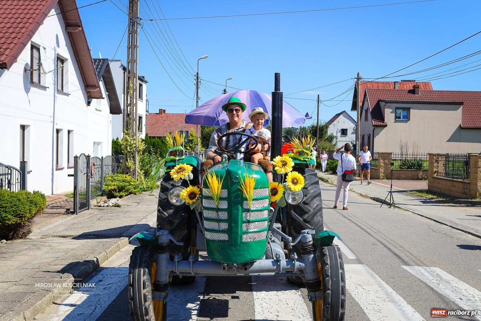 Zdjęcie w galerii na portalu naszraciborz.pl: Dożynki w Rudniku. Korowód i wspólna zabawa zwieńczyły święto plonów [FOTO i WIDEO] wiadomości z regionu