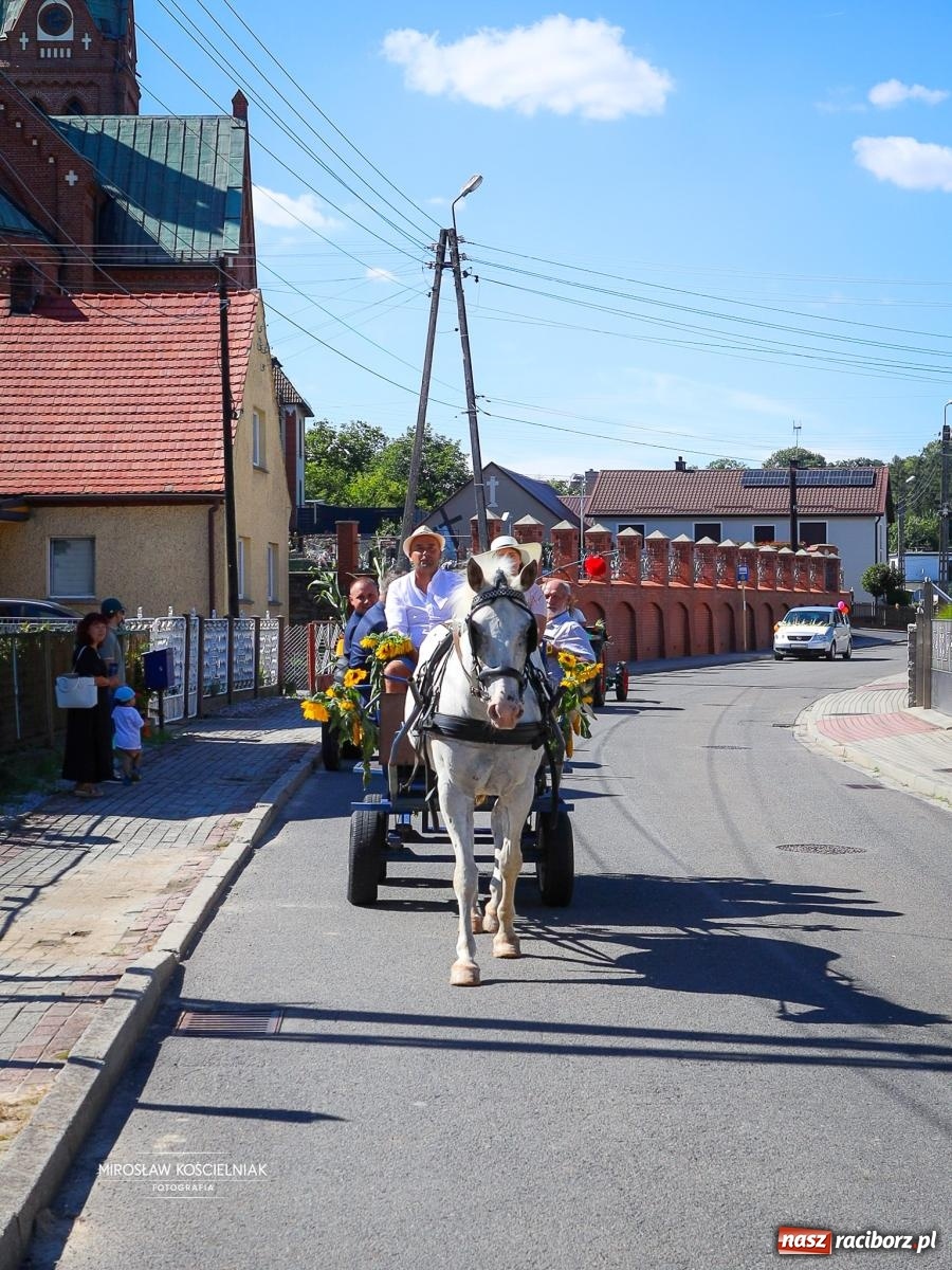 Zdjęcie w galerii na portalu naszraciborz.pl: Dożynki w Rudniku. Korowód i wspólna zabawa zwieńczyły święto plonów [FOTO i WIDEO] wiadomości z regionu