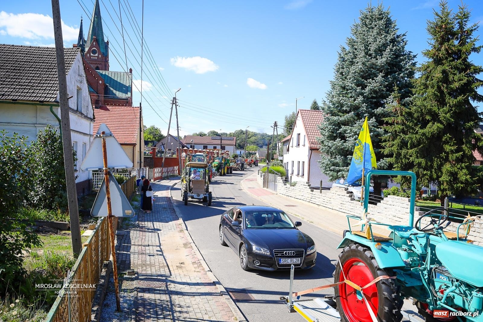 Zdjęcie w galerii na portalu naszraciborz.pl: Dożynki w Rudniku. Korowód i wspólna zabawa zwieńczyły święto plonów [FOTO i WIDEO] wiadomości z regionu