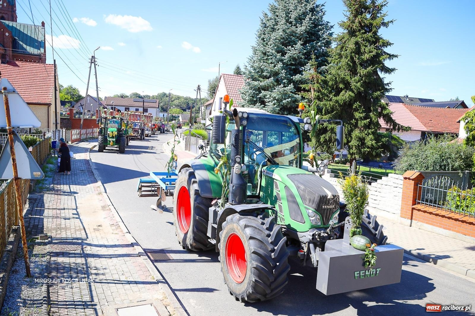 Zdjęcie w galerii na portalu naszraciborz.pl: Dożynki w Rudniku. Korowód i wspólna zabawa zwieńczyły święto plonów [FOTO i WIDEO] wiadomości z regionu