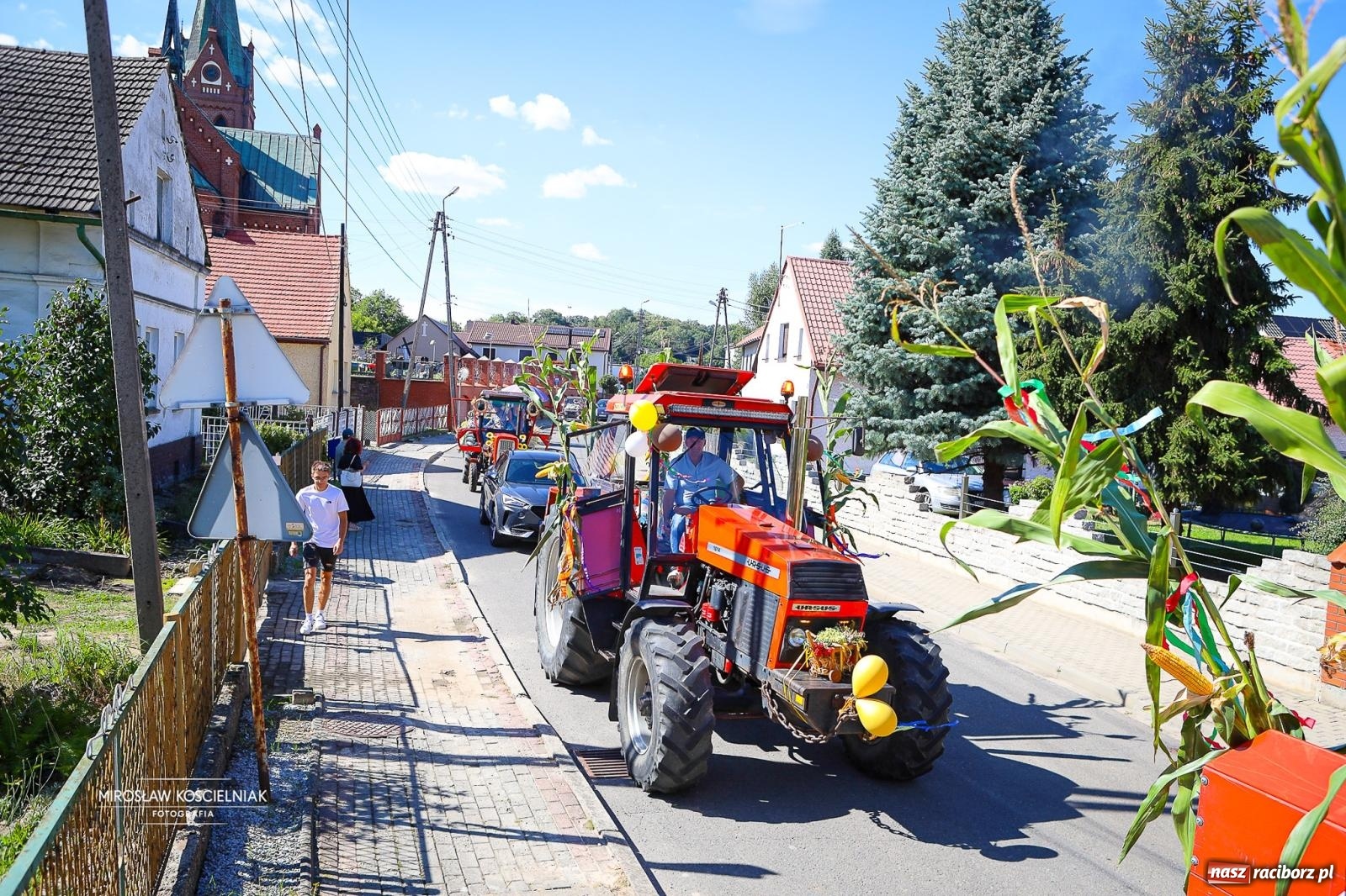 Zdjęcie w galerii na portalu naszraciborz.pl: Dożynki w Rudniku. Korowód i wspólna zabawa zwieńczyły święto plonów [FOTO i WIDEO] wiadomości z regionu