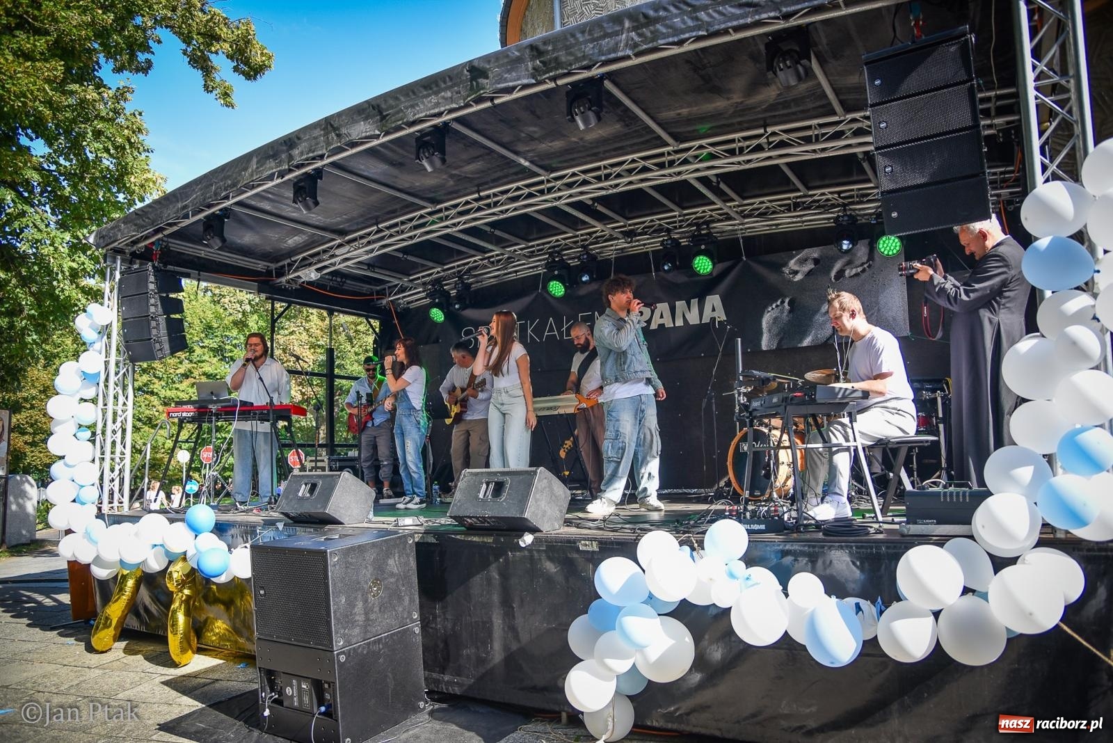 Zdjęcie w galerii na portalu naszraciborz.pl: Muzyka, teatr i wspólne świętowanie. Za nami XXXV Festiwal Spotkałem Pana w Raciborzu wiadomości z regionu
