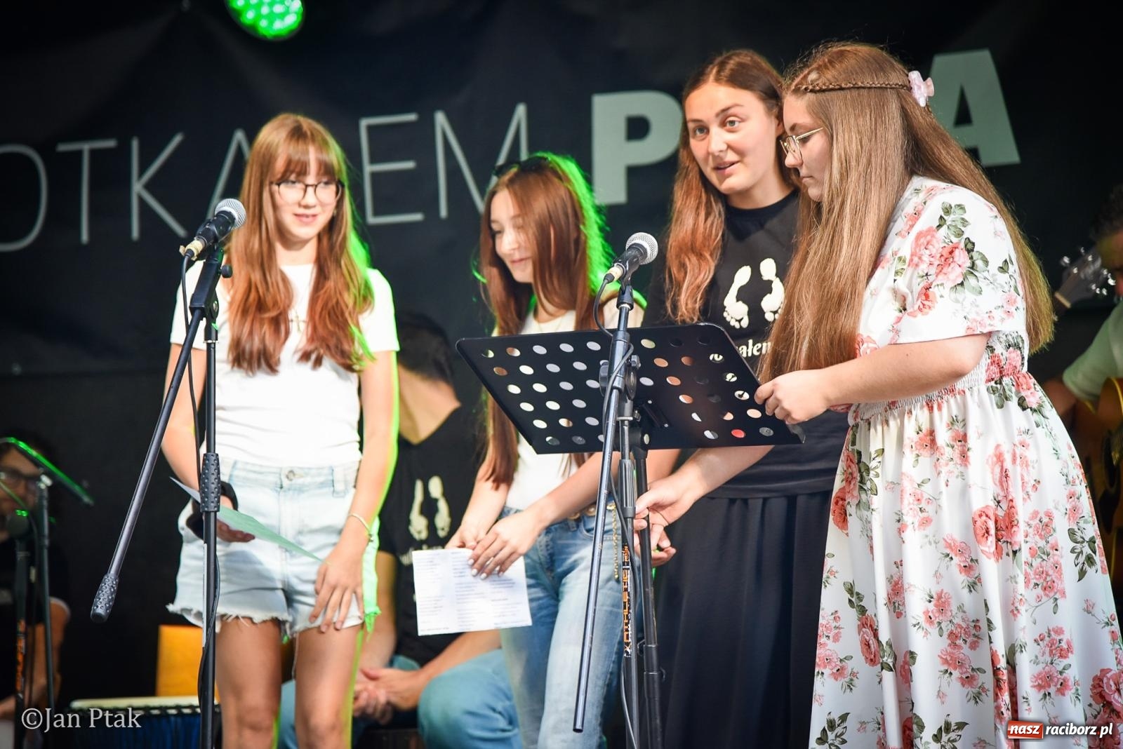Zdjęcie w galerii na portalu naszraciborz.pl: Muzyka, teatr i wspólne świętowanie. Za nami XXXV Festiwal Spotkałem Pana w Raciborzu wiadomości z regionu