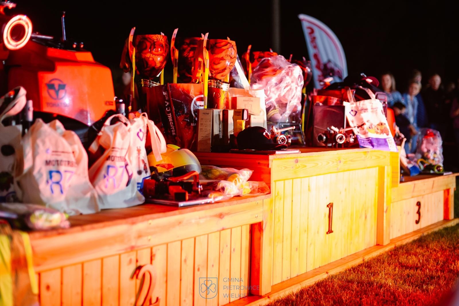 Zdjęcie w galerii na portalu naszraciborz.pl: Nocny Armagedon w Samborowicach. 76 drużyn walczyło o każdą sekundę - foto na bis wiadomości z regionu