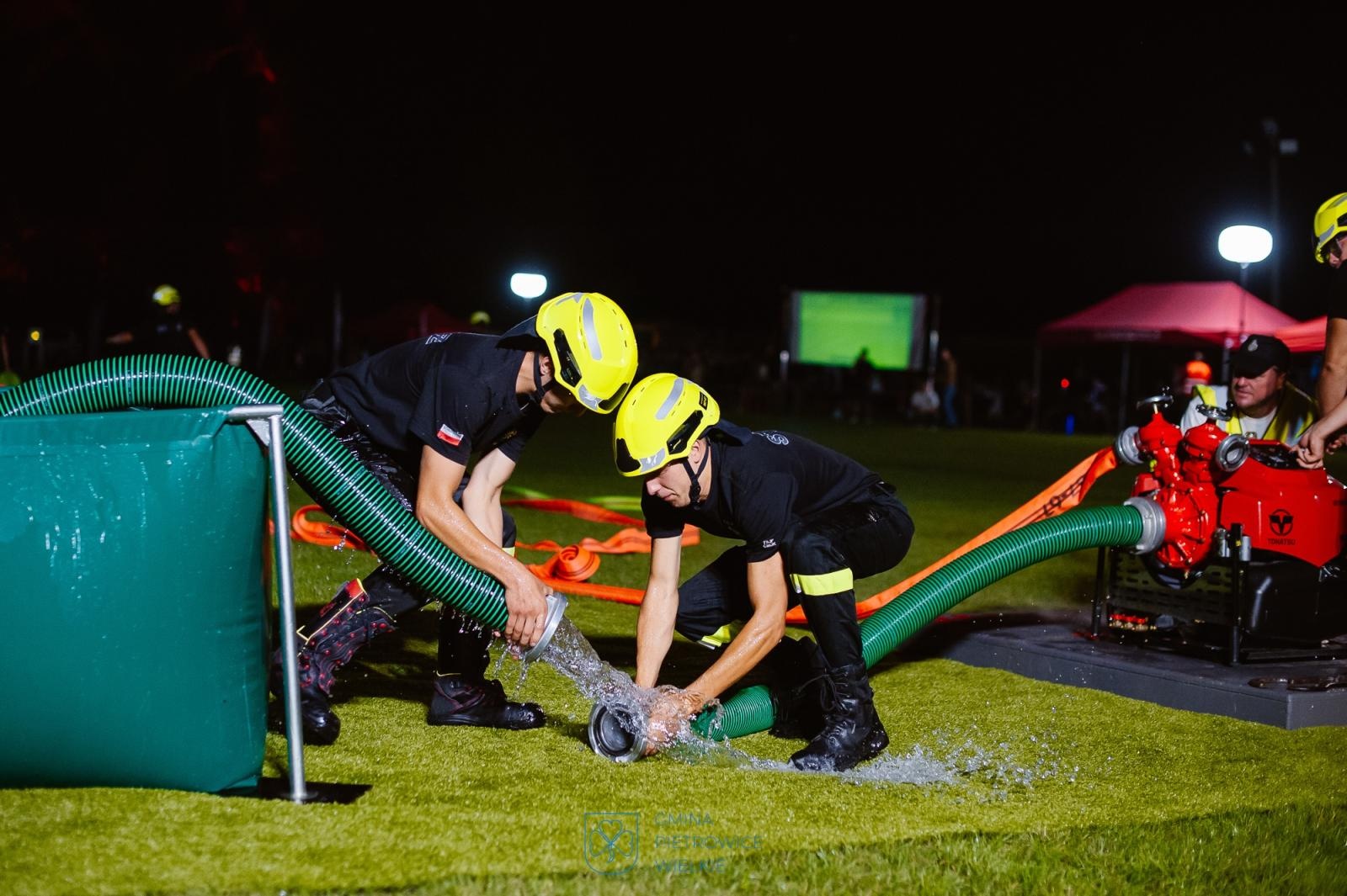 Zdjęcie w galerii na portalu naszraciborz.pl: Nocny Armagedon w Samborowicach. 76 drużyn walczyło o każdą sekundę - foto na bis wiadomości z regionu