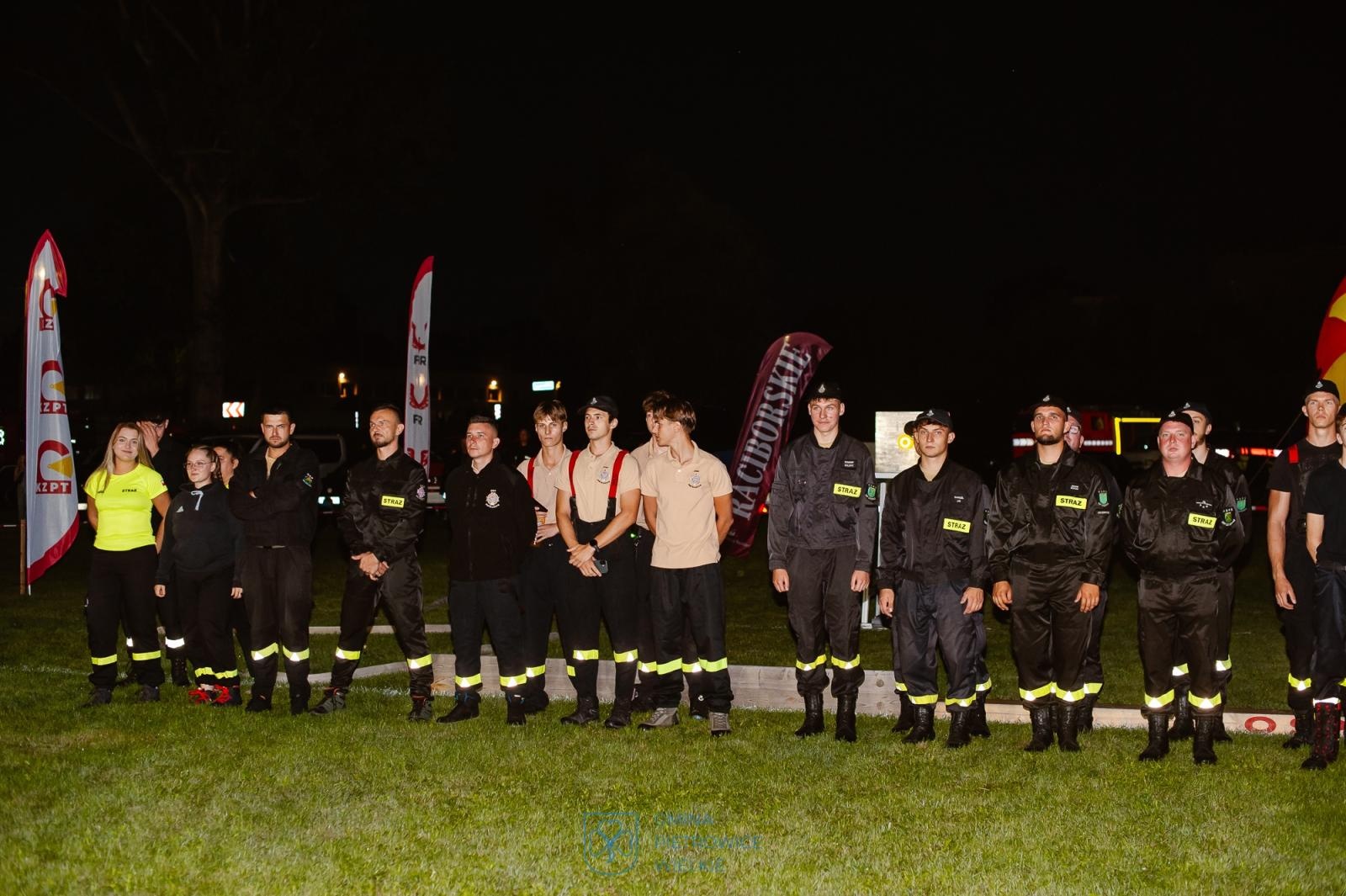 Zdjęcie w galerii na portalu naszraciborz.pl: Nocny Armagedon w Samborowicach. 76 drużyn walczyło o każdą sekundę - foto na bis wiadomości z regionu