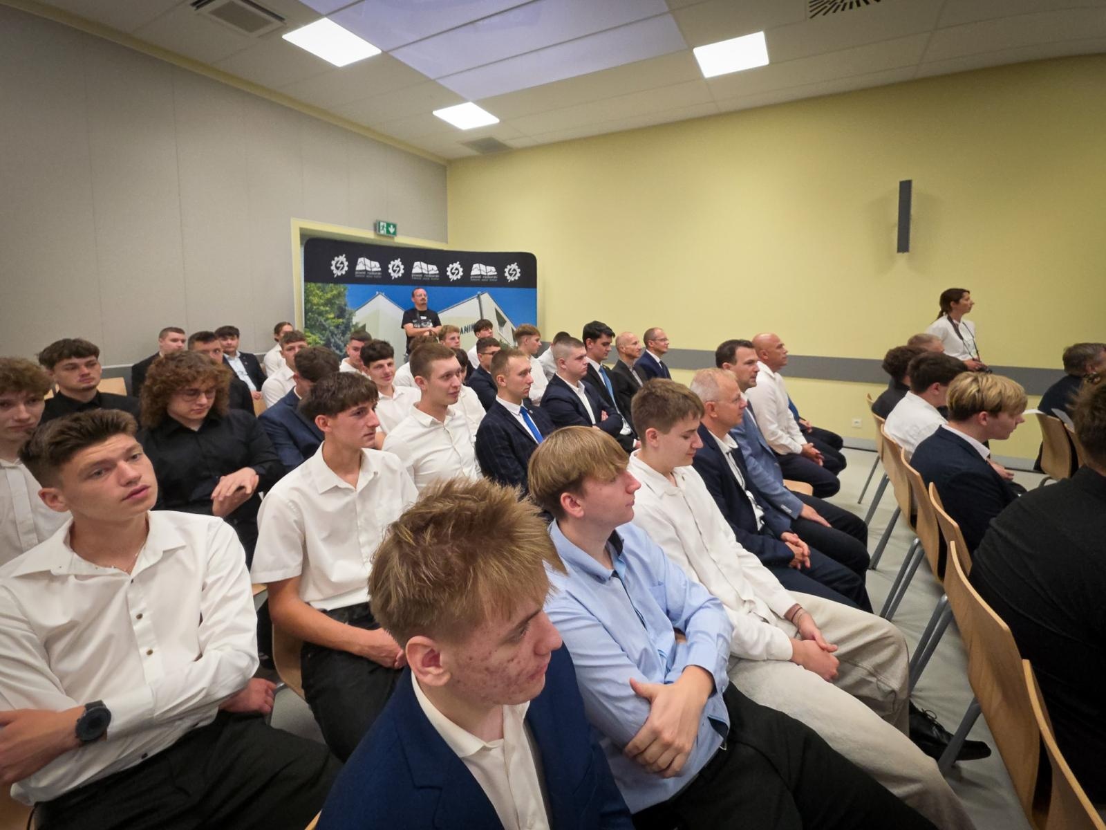 Zdjęcie w galerii na portalu naszraciborz.pl: Powiatowa inauguracja roku szkolnego 2026/2027 w Raciborzu [FOTO] wiadomości z regionu