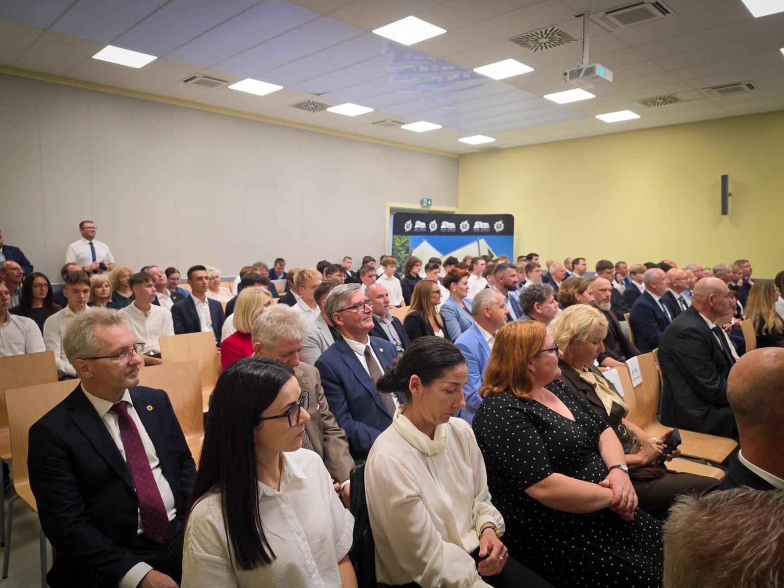 Zdjęcie w galerii na portalu naszraciborz.pl: Powiatowa inauguracja roku szkolnego 2026/2027 w Raciborzu [FOTO] wiadomości z regionu