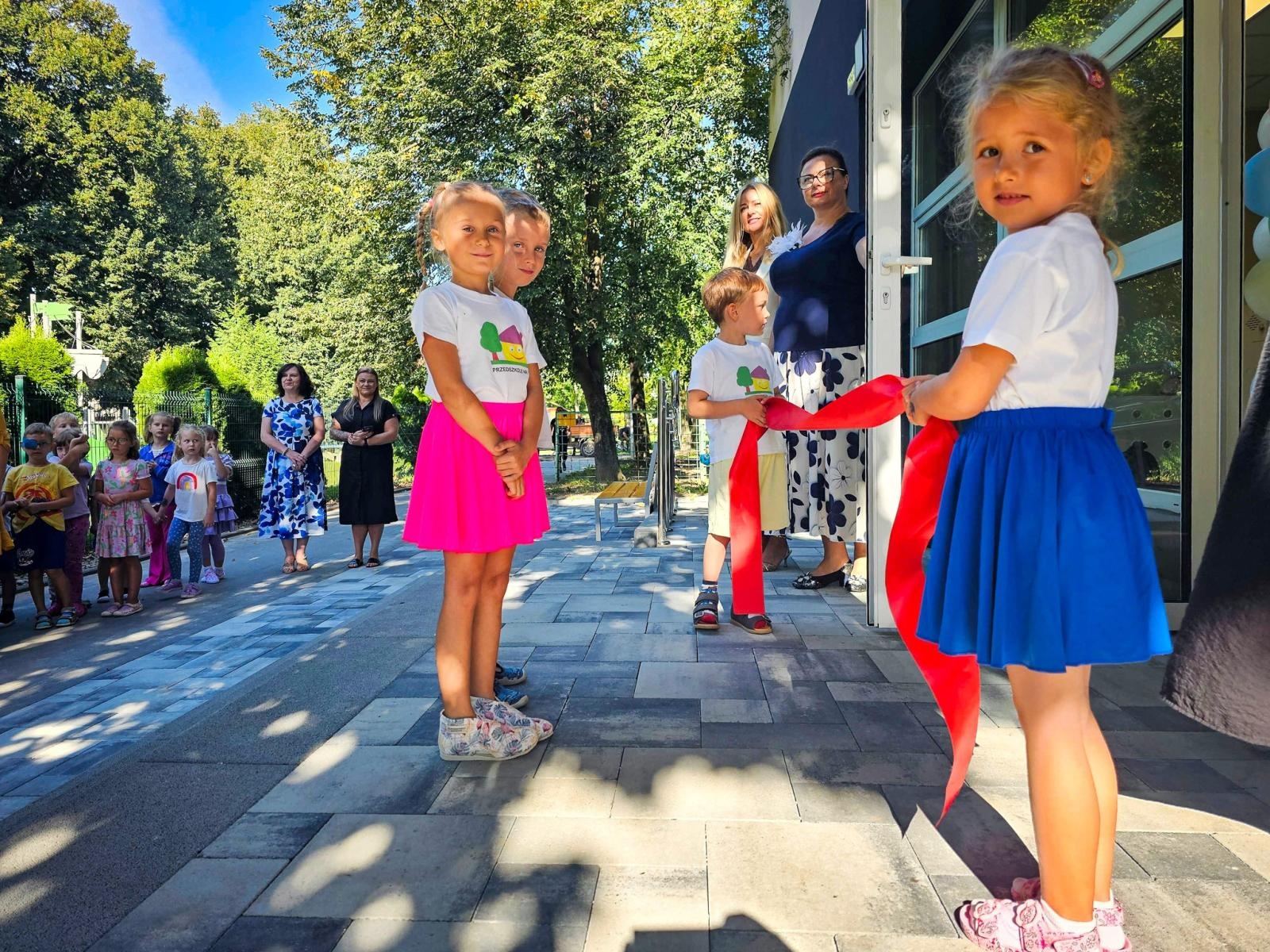 Zdjęcie w galerii na portalu naszraciborz.pl: Nowy rok szkolny rozpoczęty. Miejskie obchody w SP 18 wiadomości z regionu