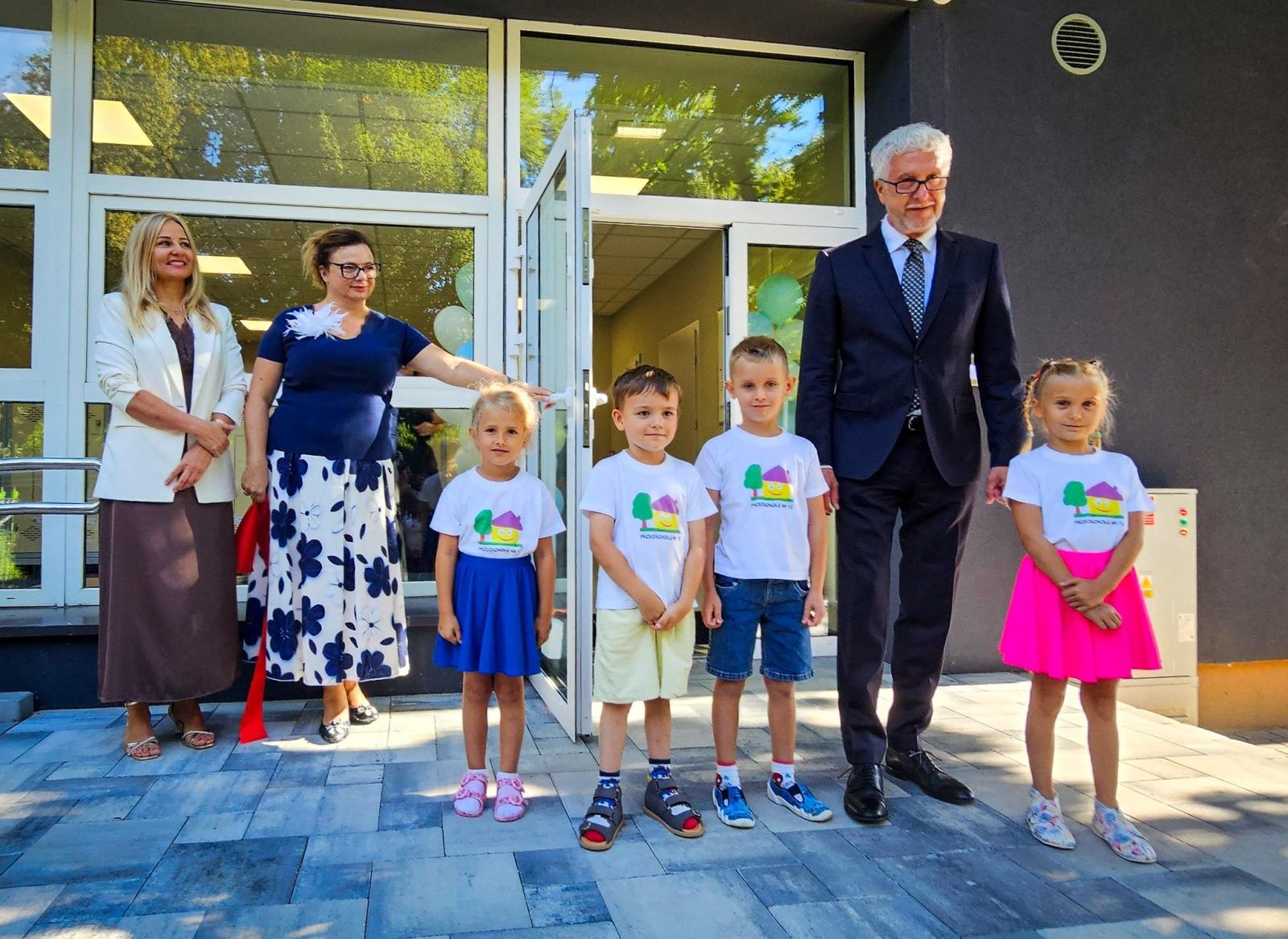 Zdjęcie w galerii na portalu naszraciborz.pl: Nowy rok szkolny rozpoczęty. Miejskie obchody w SP 18 wiadomości z regionu
