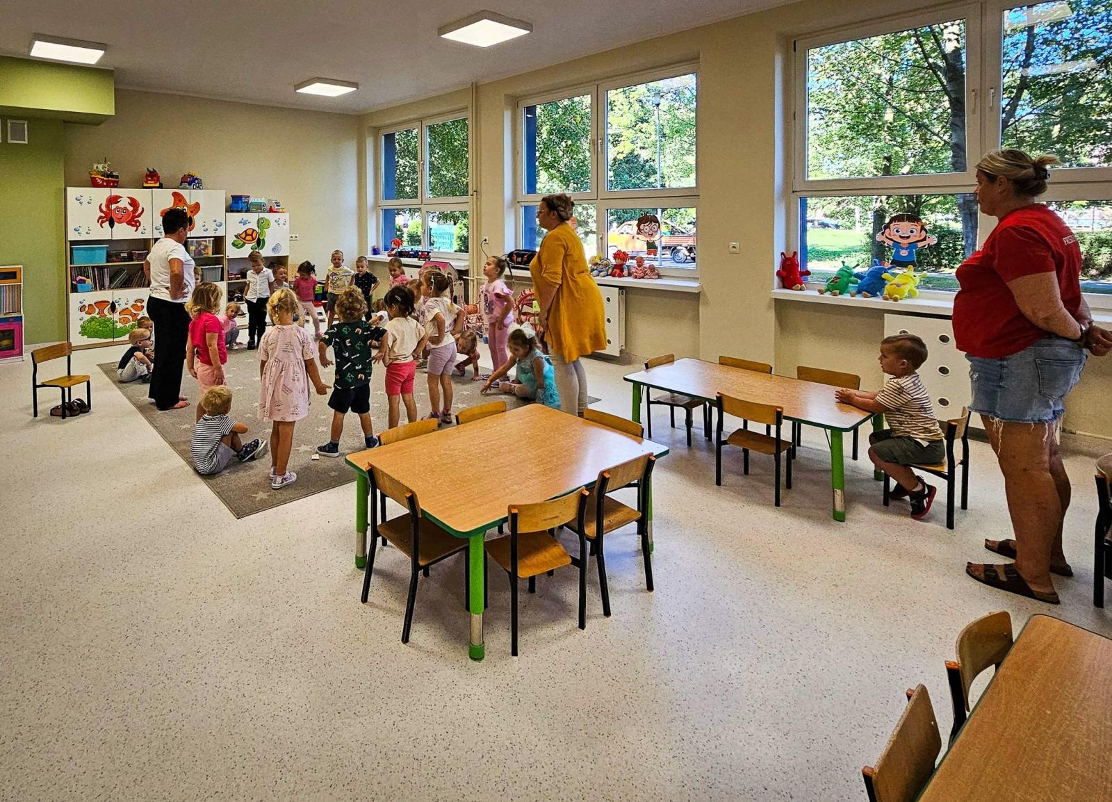 Zdjęcie w galerii na portalu naszraciborz.pl: Nowy rok szkolny rozpoczęty. Miejskie obchody w SP 18 wiadomości z regionu