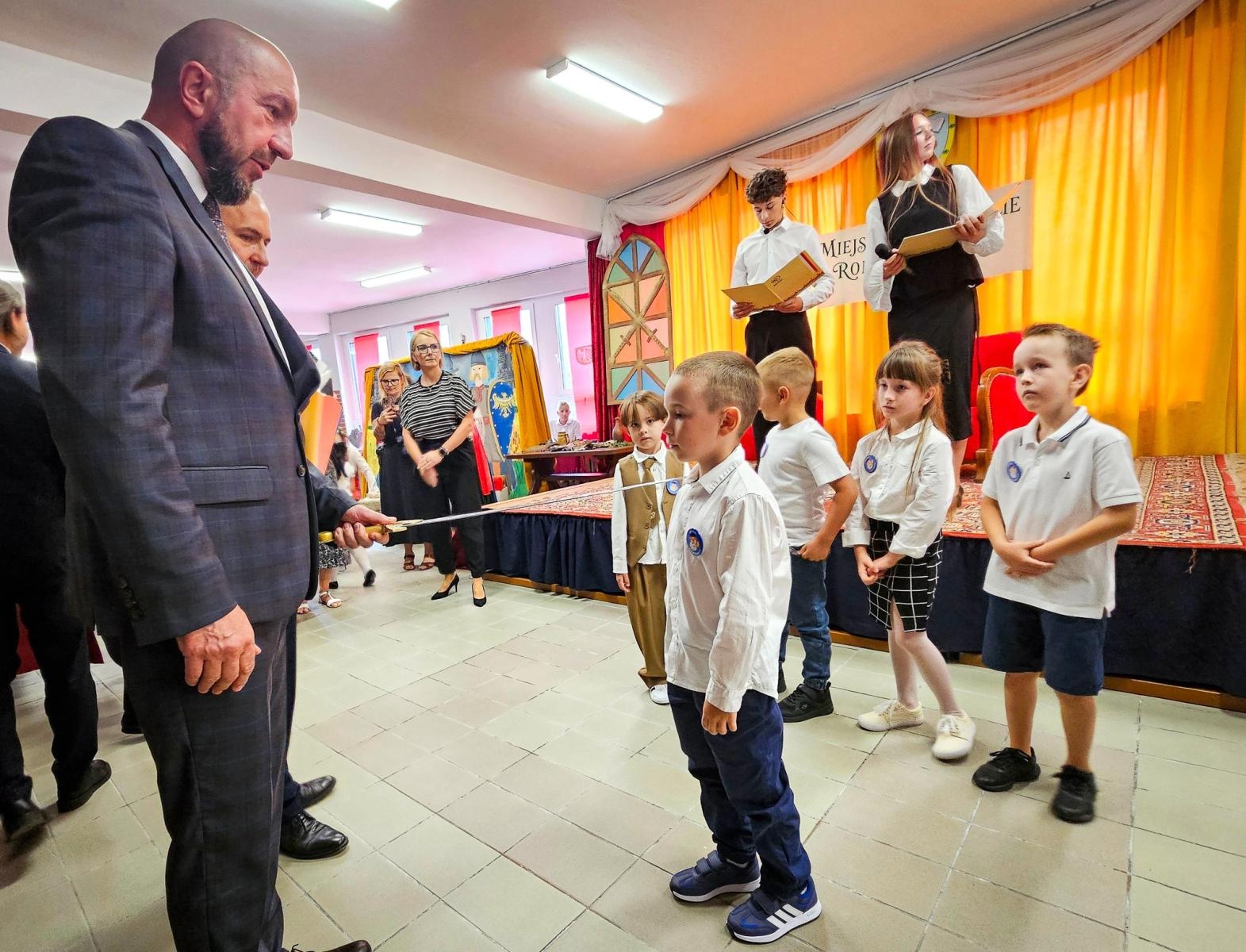 Zdjęcie w galerii na portalu naszraciborz.pl: Nowy rok szkolny rozpoczęty. Miejskie obchody w SP 18 wiadomości z regionu
