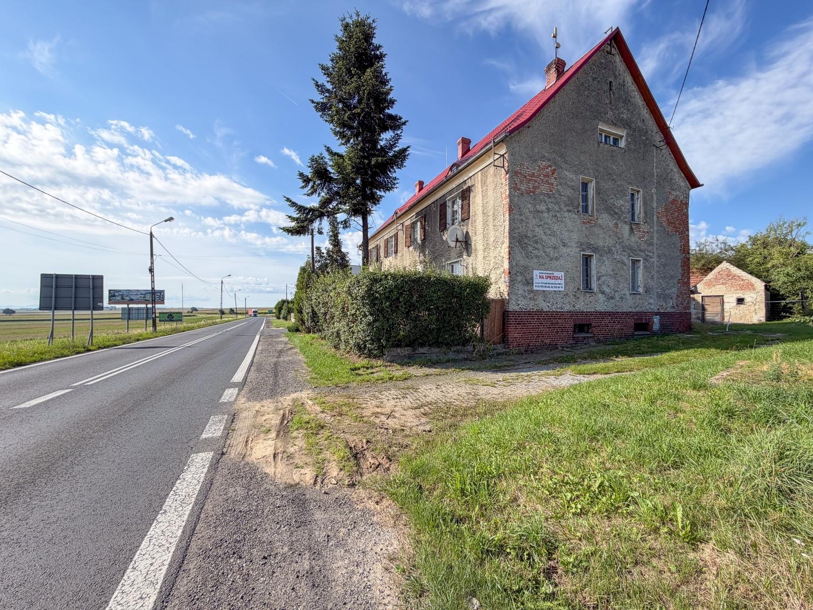 Zdjęcie w galerii na portalu naszraciborz.pl: Dach wyremontowany, budynek pusty i przeznaczony na sprzedaż. Radni pytali o Hulczyńską 177 wiadomości z regionu