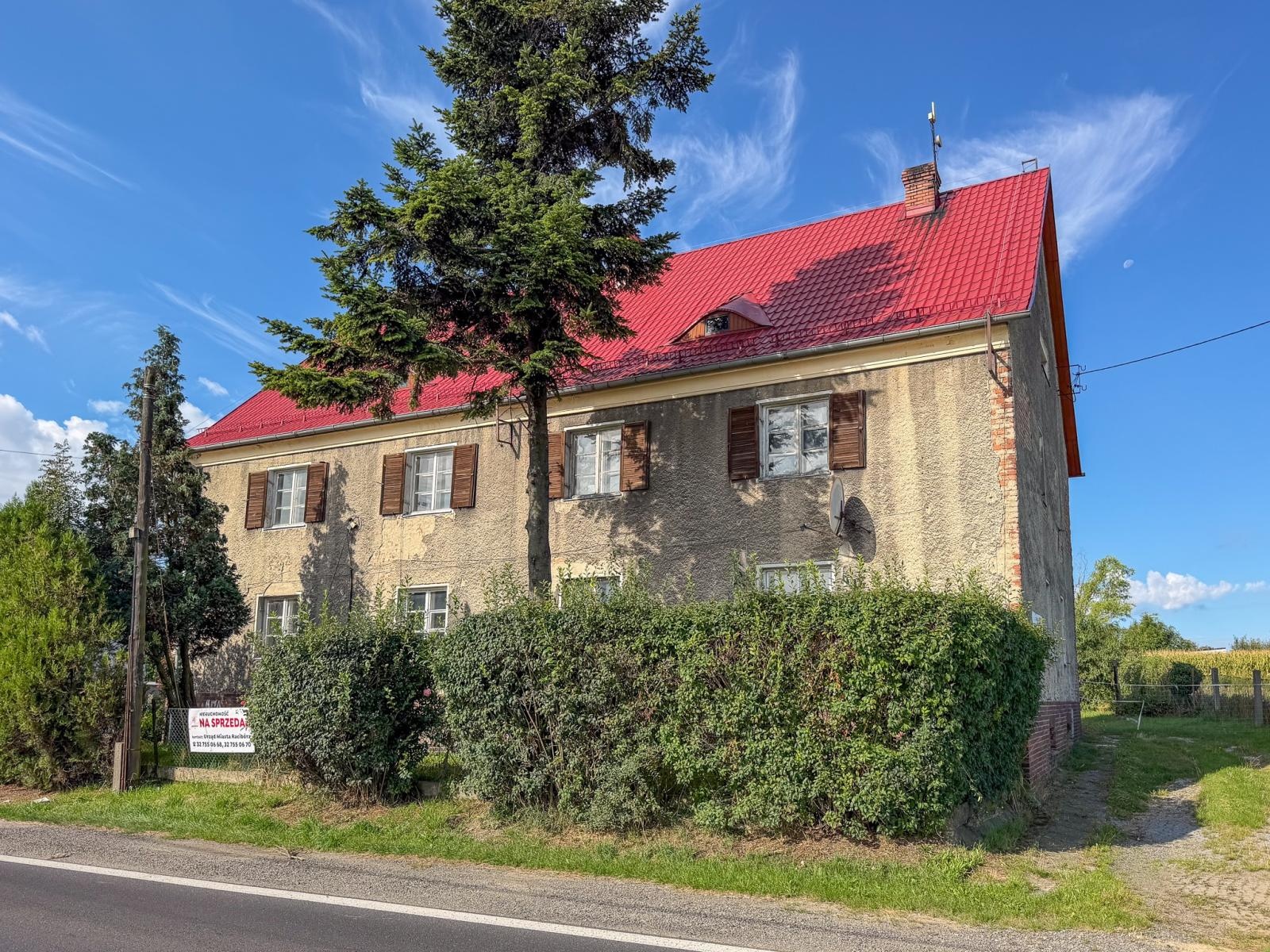 Zdjęcie w galerii na portalu naszraciborz.pl: Dach wyremontowany, budynek pusty i przeznaczony na sprzedaż. Radni pytali o Hulczyńską 177 wiadomości z regionu