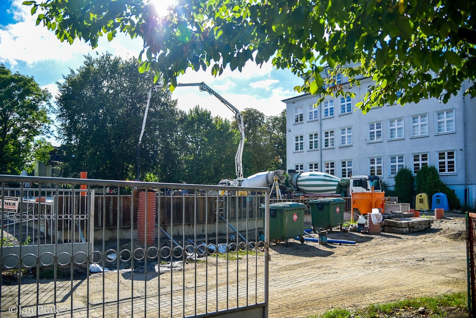 Zdjęcie w galerii na portalu naszraciborz.pl: Wielka inwestycja sportowa przy II LO nabiera kształtów wiadomości z regionu