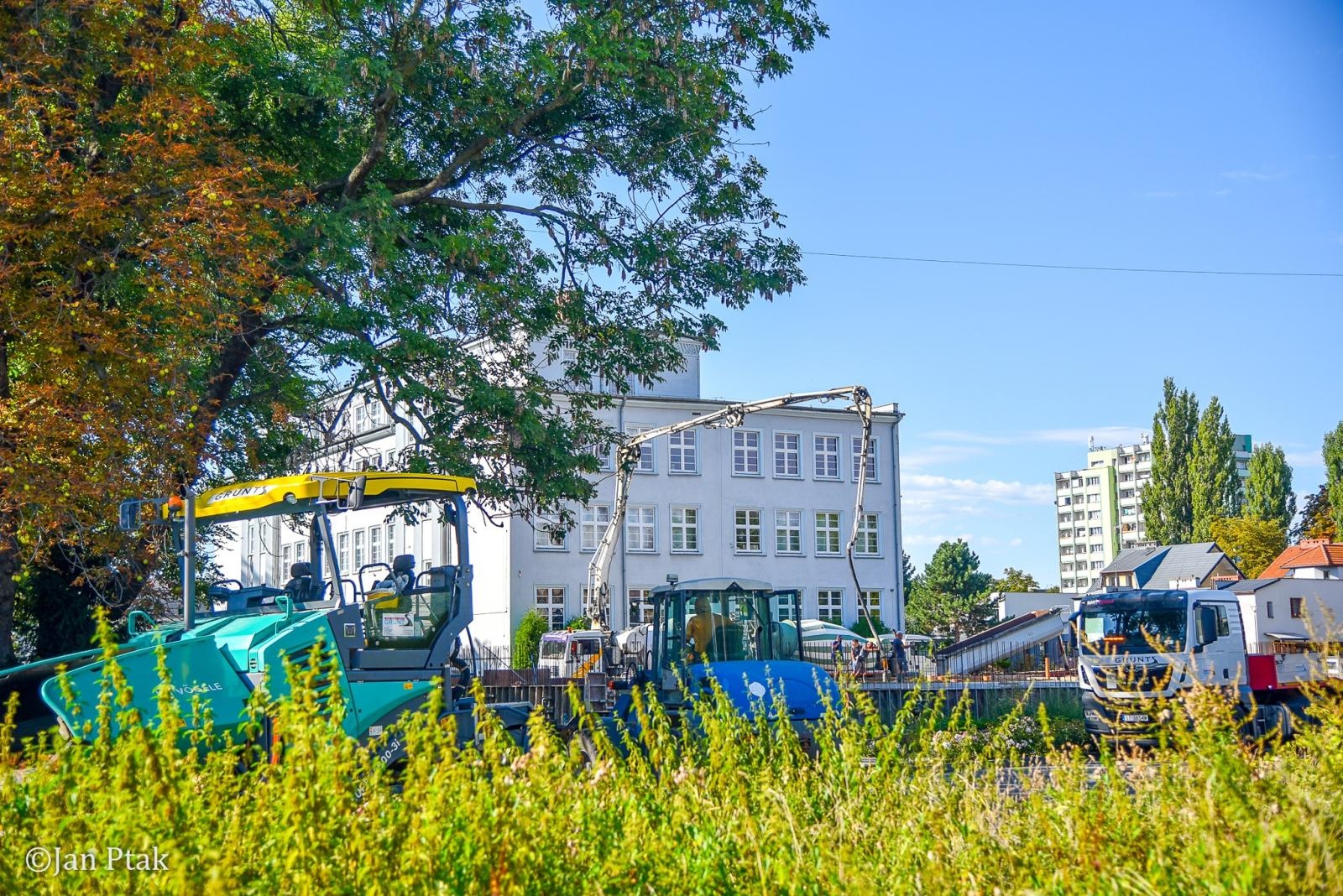 Zdjęcie w galerii na portalu naszraciborz.pl: Wielka inwestycja sportowa przy II LO nabiera kształtów wiadomości z regionu