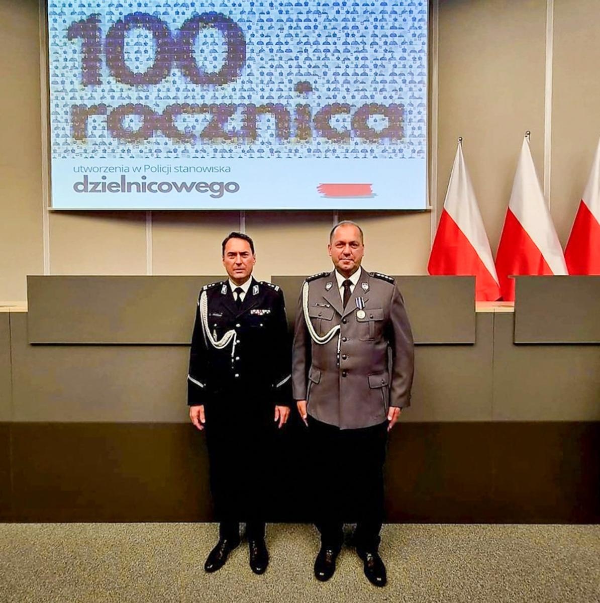 Zdjęcie w galerii na portalu naszraciborz.pl: Raciborski dzielnicowy odznaczony za zasługi dla śląskiej Policji wiadomości z regionu