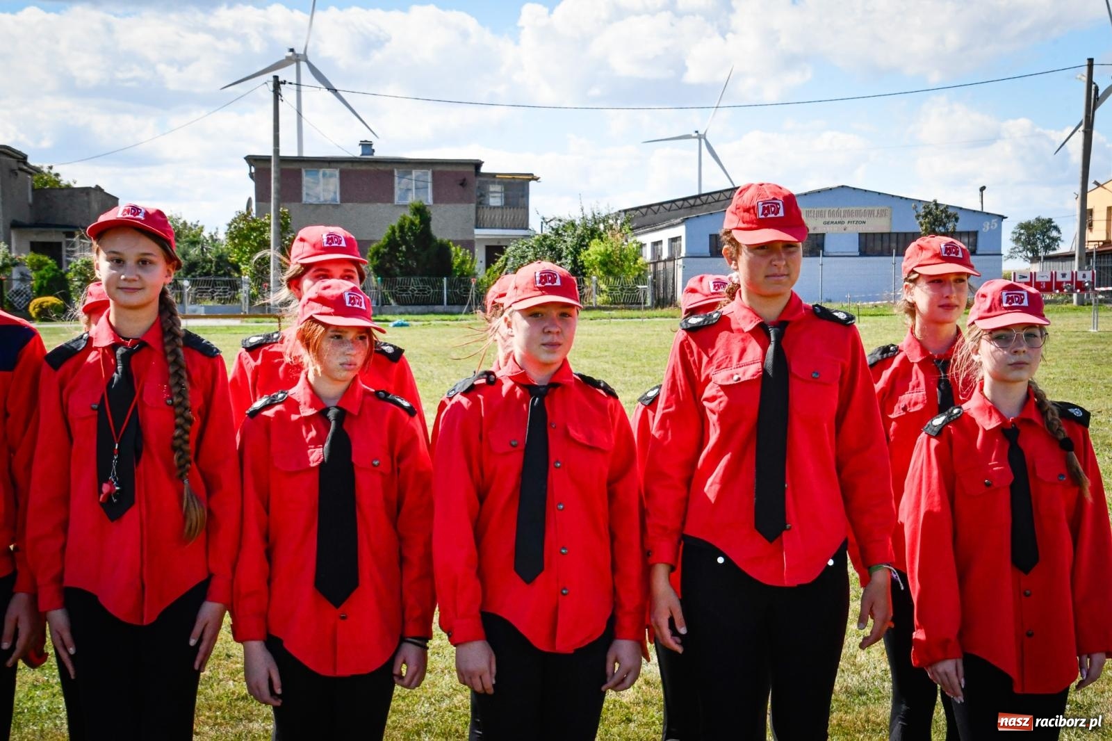 Zdjęcie w galerii na portalu naszraciborz.pl: Gospodarze, Gamów i Rudnik triumfują w gminnych zawodach sportowo-pożarniczych w Sławikowie [FOTO i WIDEO] wiadomości z regionu