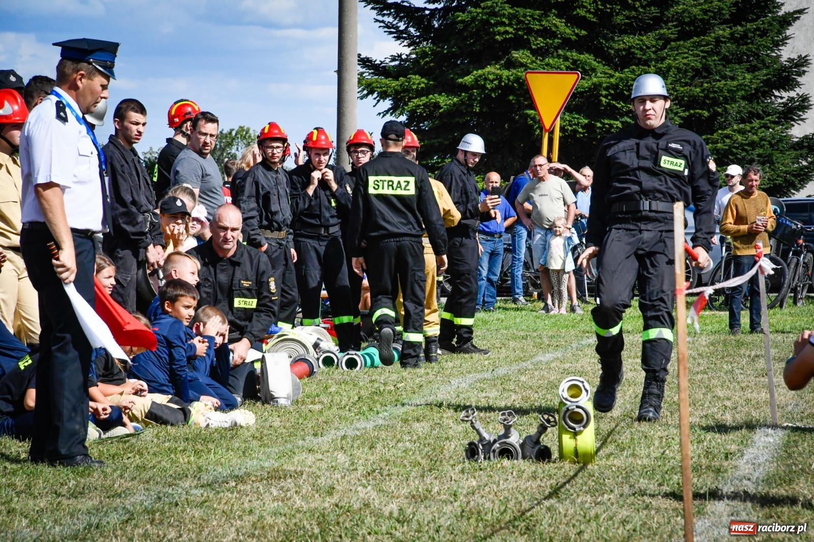 Zdjęcie w galerii na portalu naszraciborz.pl: Gospodarze, Gamów i Rudnik triumfują w gminnych zawodach sportowo-pożarniczych w Sławikowie [FOTO i WIDEO] wiadomości z regionu